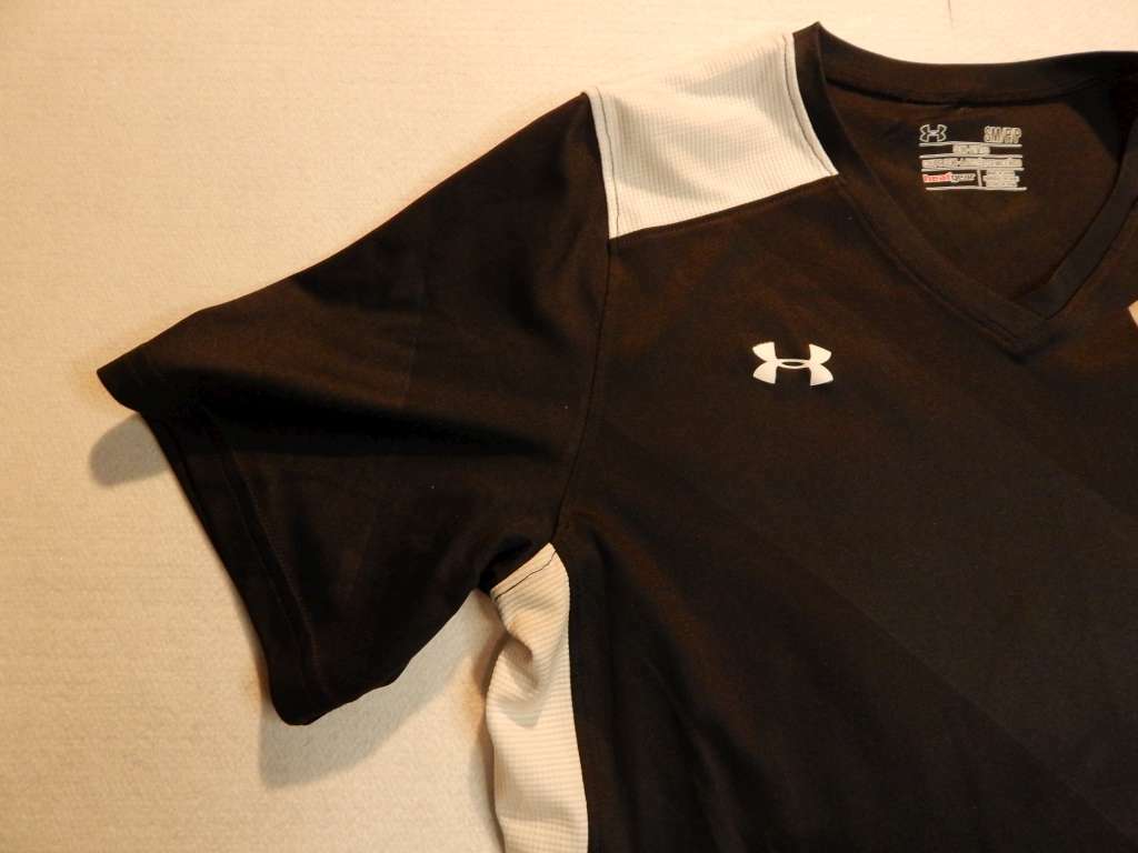 UA Under Armour United Hurricanes Mens Size S semi-fitted heatgear athletic shrt gallery