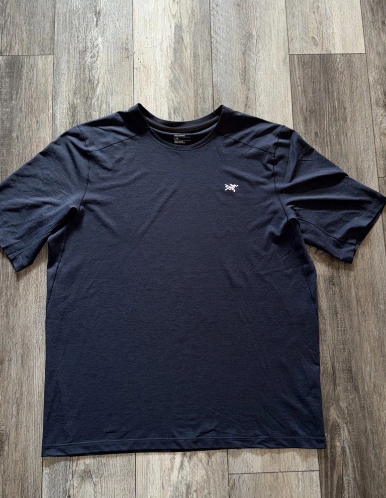 Arc’teryx Cormac SS Crew Short Sleeve T-Shirt Size M Euc