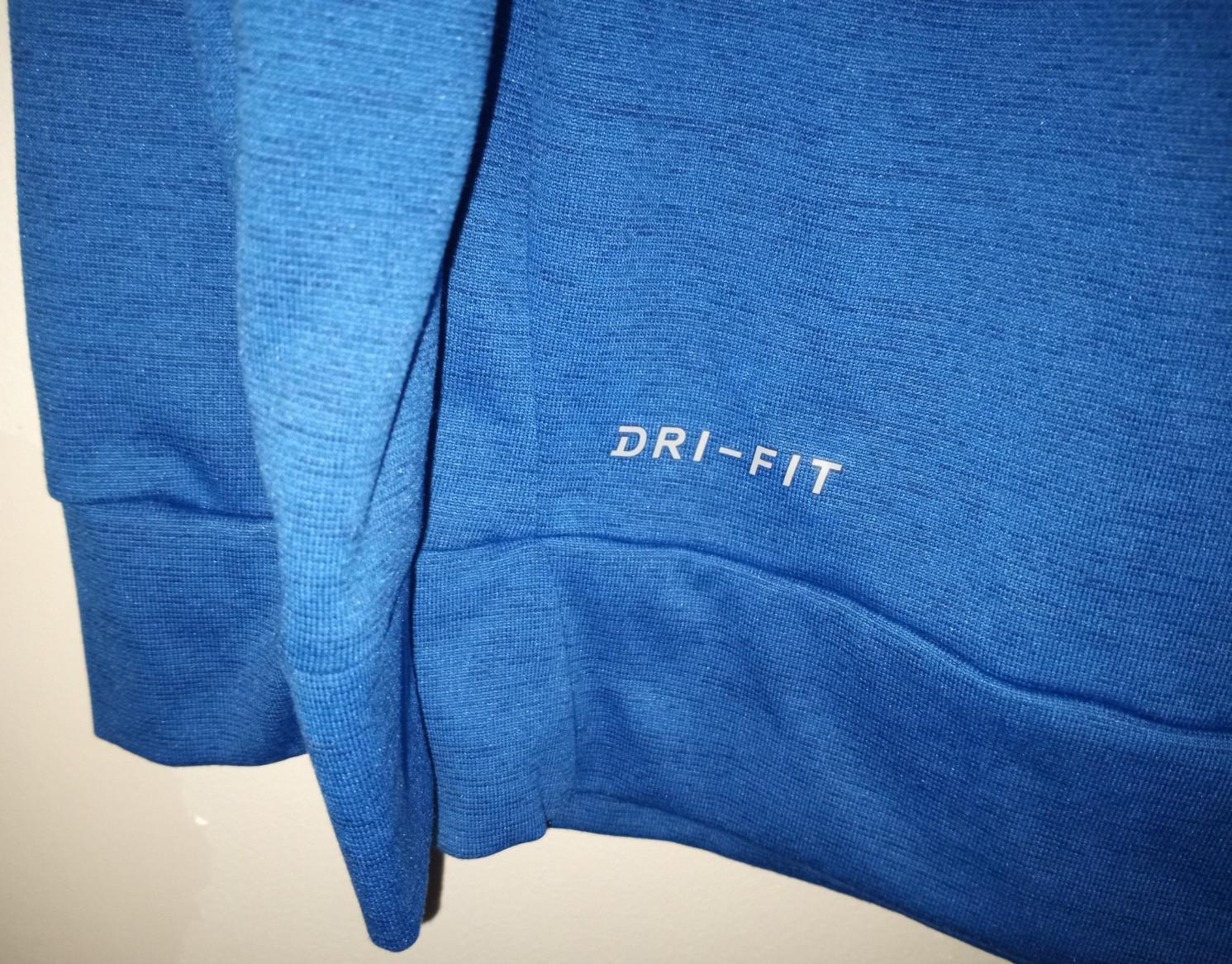 😃 Nike Dri-Fit BEAUTIFUL BLUE T-Shirt Hoodie NO POCKETS Mens S Small NWOT NEW gallery