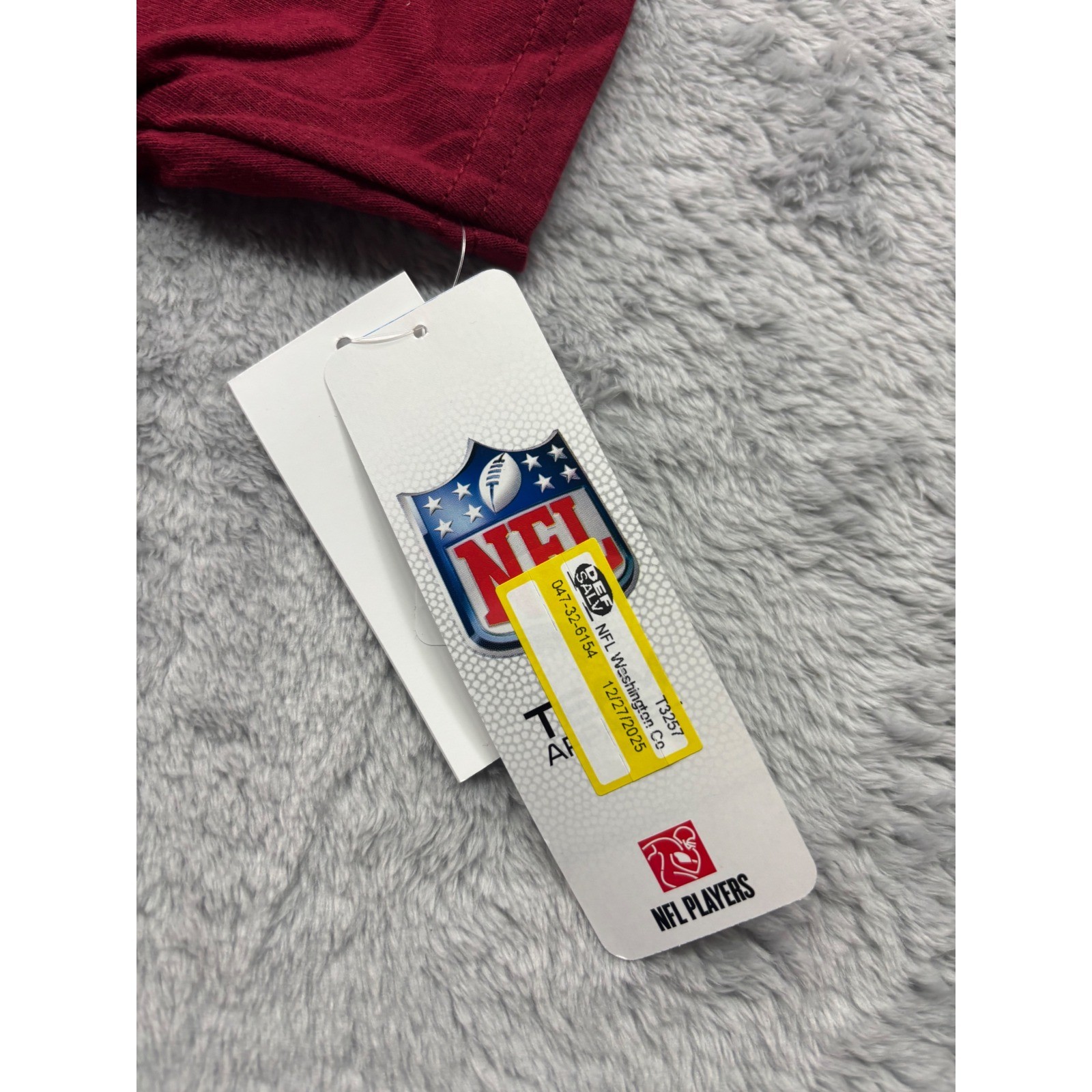 NWT Jayden Daniels Washington Commanders NFL T-Shirt Mens XL Burgundy Number 5 gallery