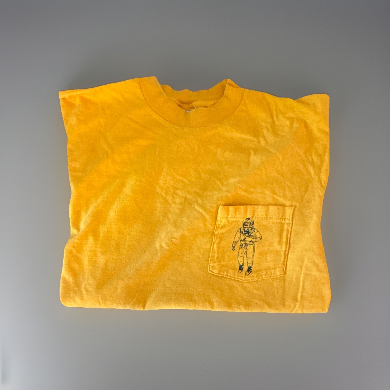 VTG Hanes Beefy-T Men’s L Yellow US Navy Deep Sea Divers Graphic made/USA VHTF gallery