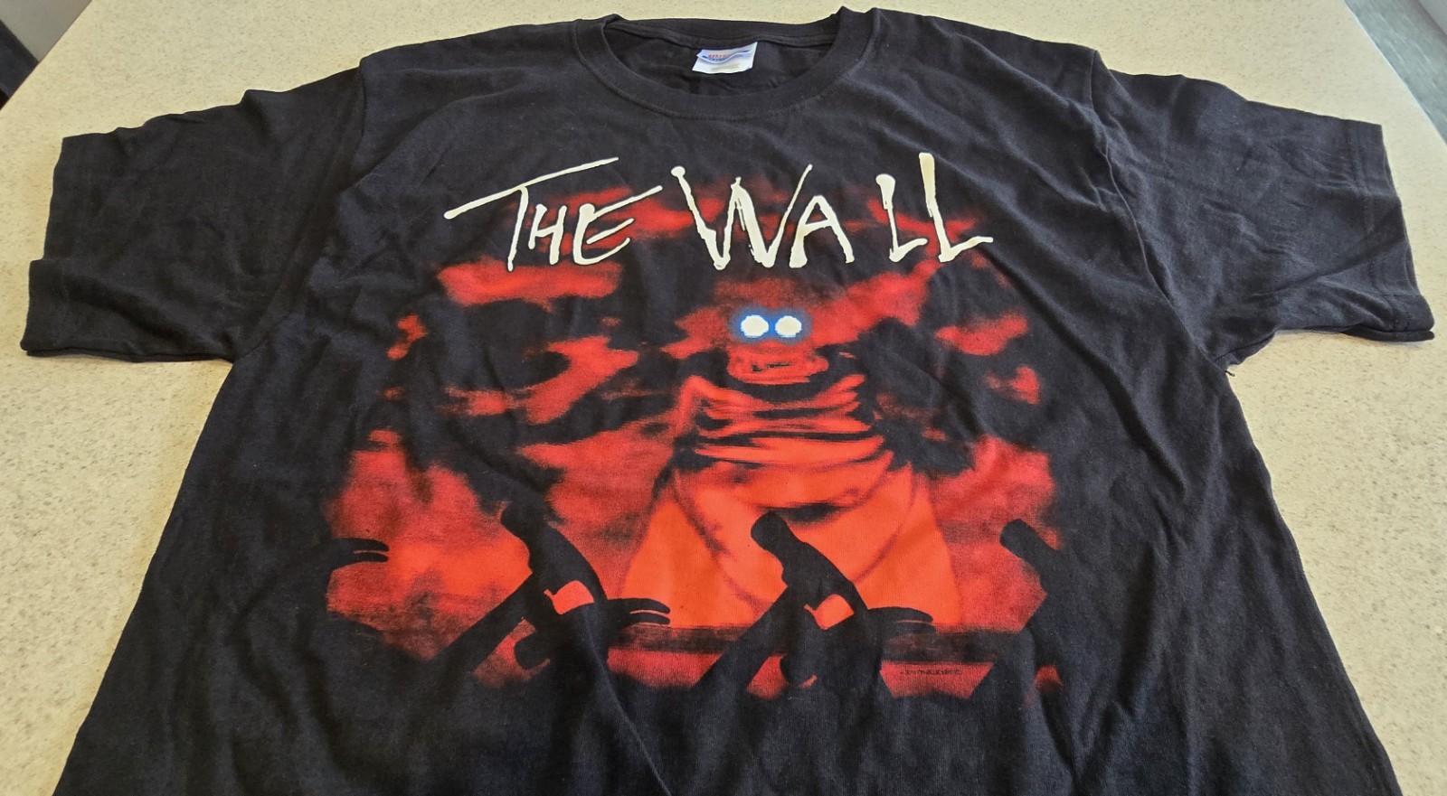 Reproduction Pink Floyd The Wall T-Shirt 2010 Size LARGE (See Measurements) gallery