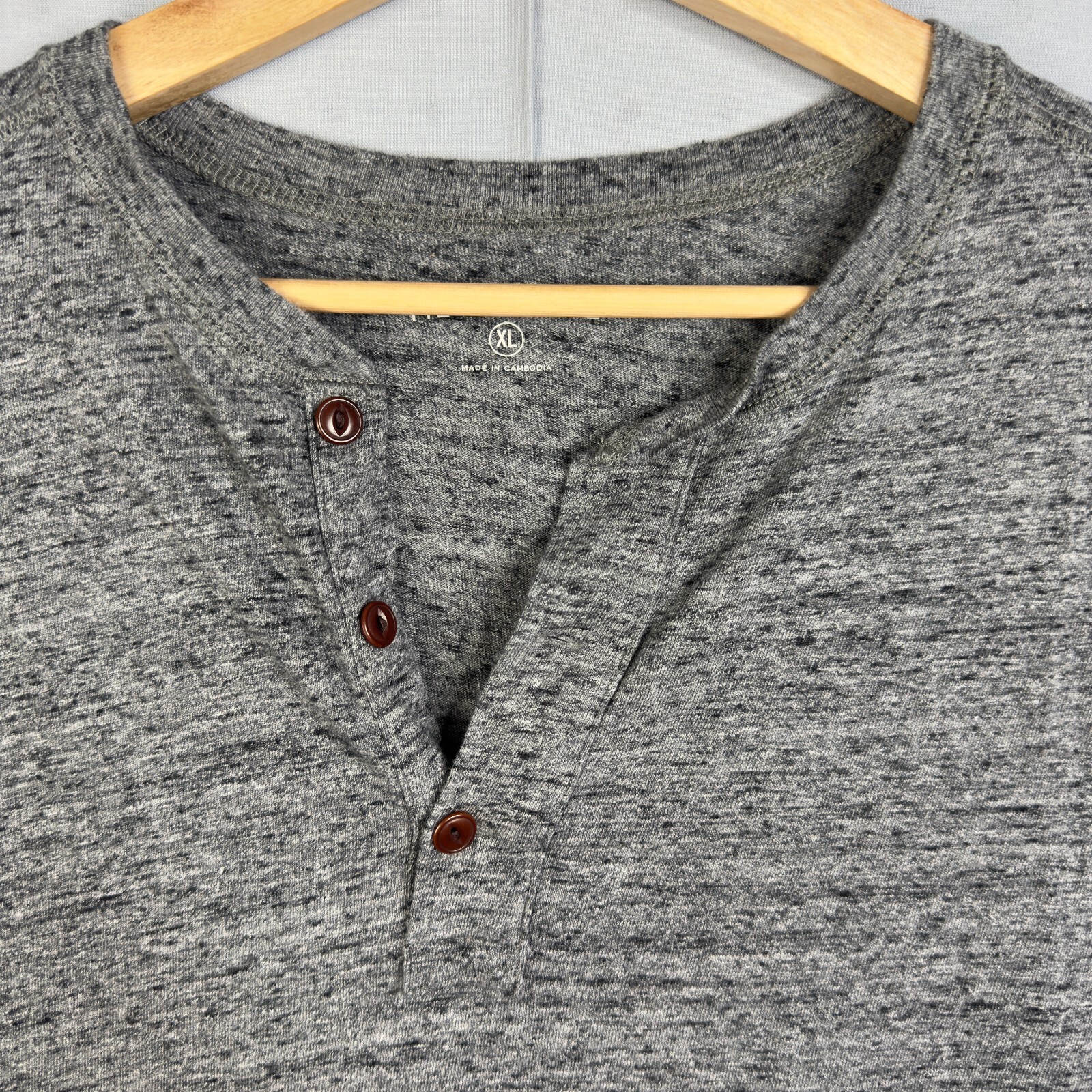 Mercantile J.Crew Men's Y-Neck Pullover Tee Shirt Gray Henley XL 100% cotton gallery