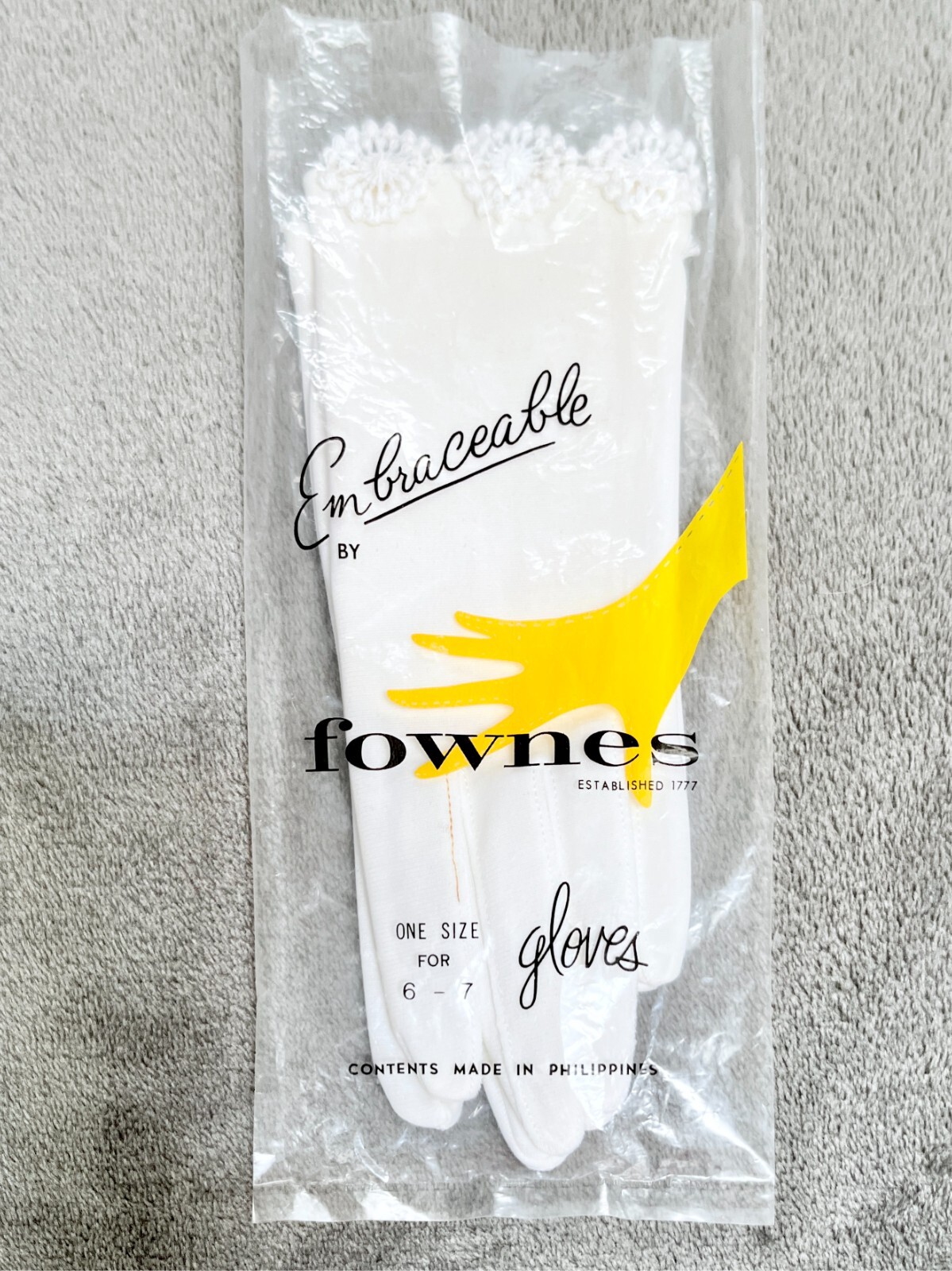 Vintage Fownes Gloves Size A 6-7 White with Crocheted Details New with Tag & Bag