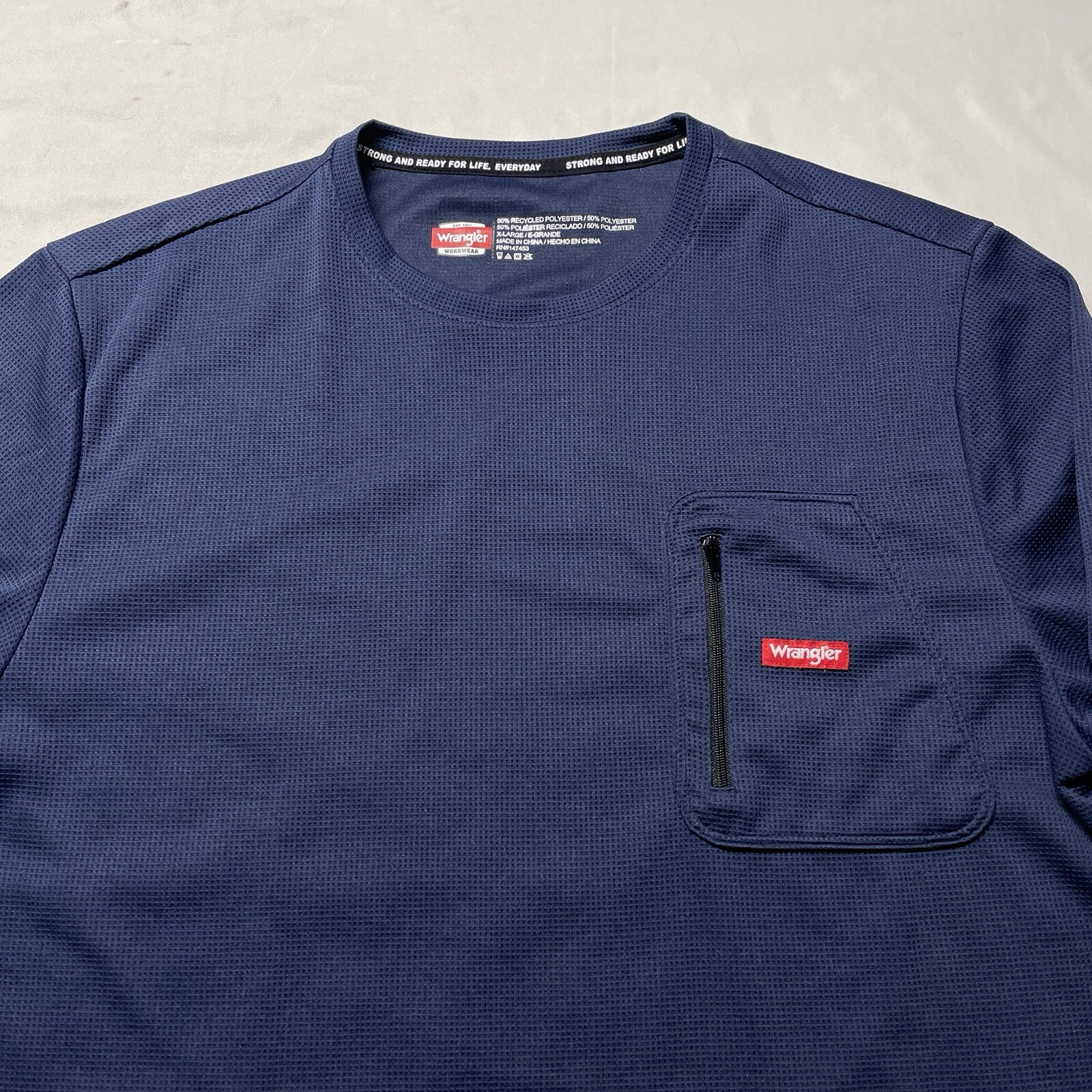 Wrangler Workwear Base Layer T-Shirt Mens XL Blue Zip Pocket Thermal Long Sleeve gallery