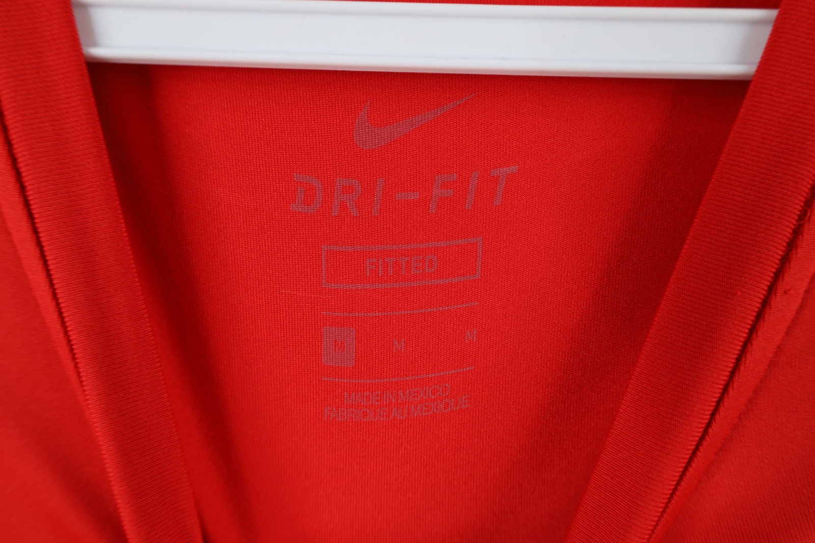 Nike Mens Medium Fitted Compression Short Sleeve Running Jogging Gym T-Shirt Red gallery