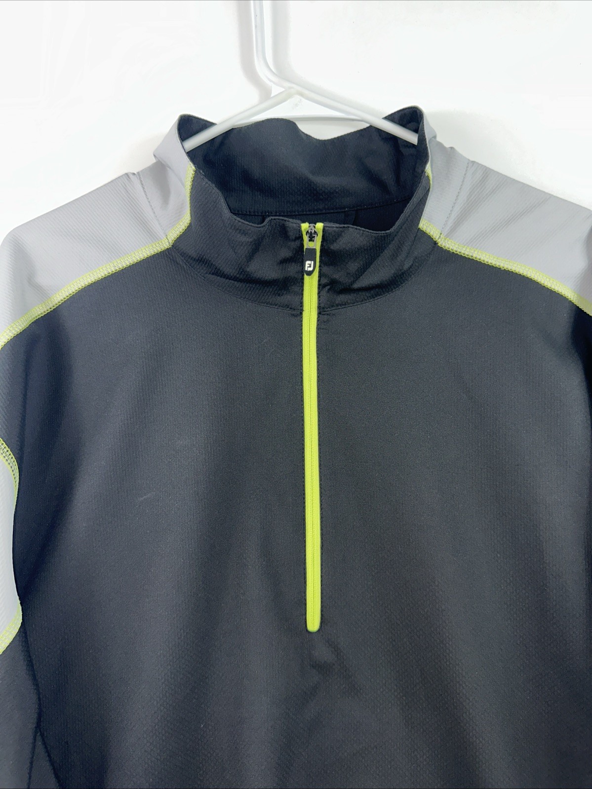 FJ FootJoy Men’s XL Black Gray S/S 1/4 Zip 100% Polyester Golf WindBreaker