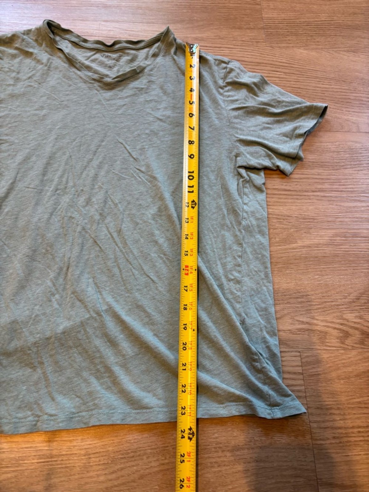 VINCE Men’s Medium 100% Cotton Short Sleeve T-Shirt V-Neck Teal Distressed gallery