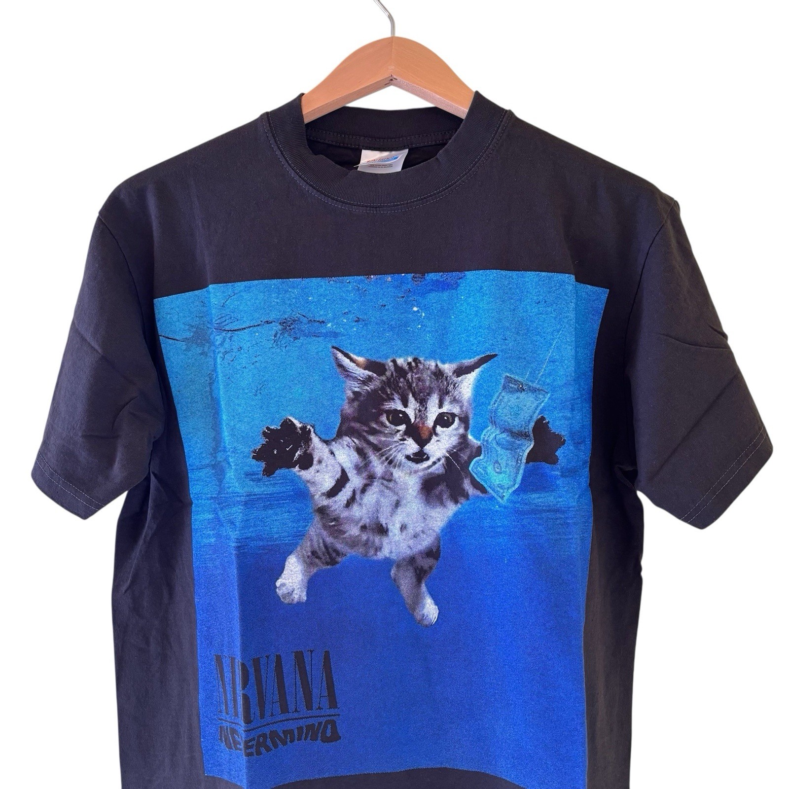 VTG Nirvana Nevermind Cat Parody Band T-Shirt Kurt Cobain Modern Size Large gallery