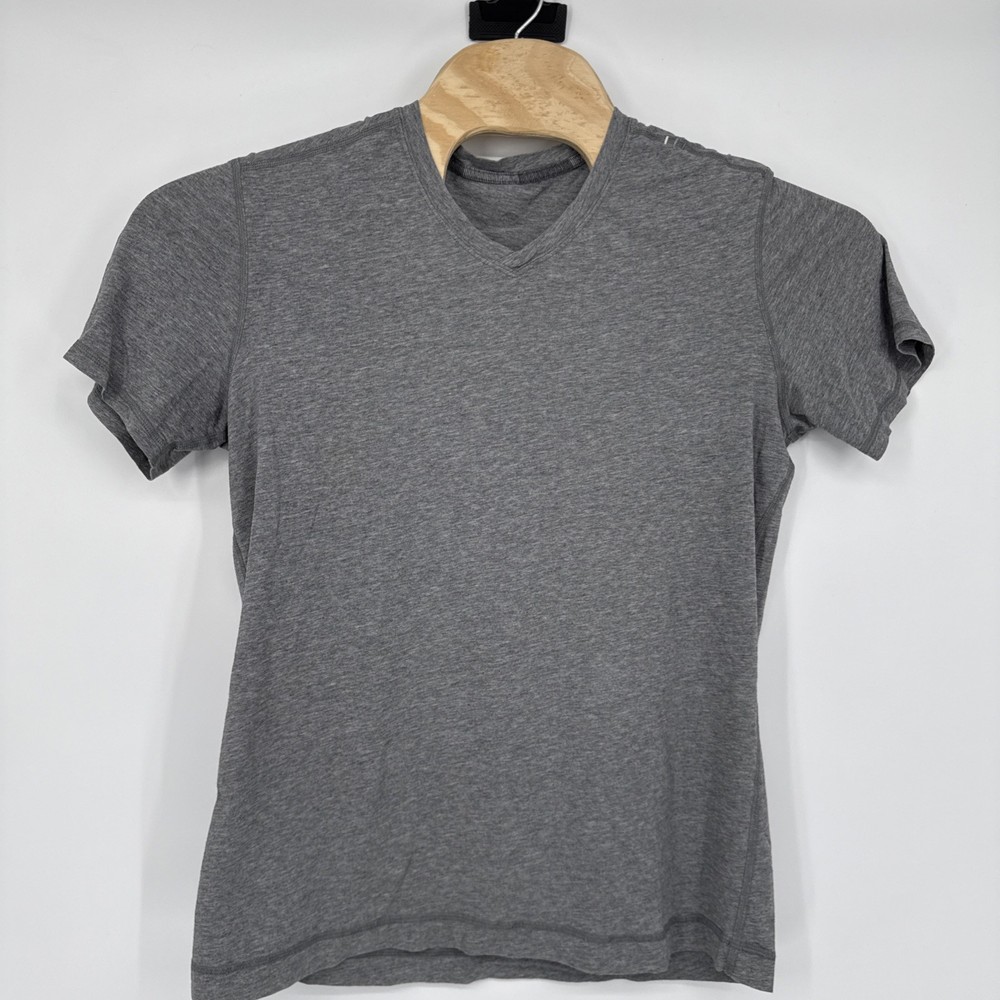 Lululemon Men’s 5 Year Basic Tee in Heather Core Ultra Light Gray Size Large