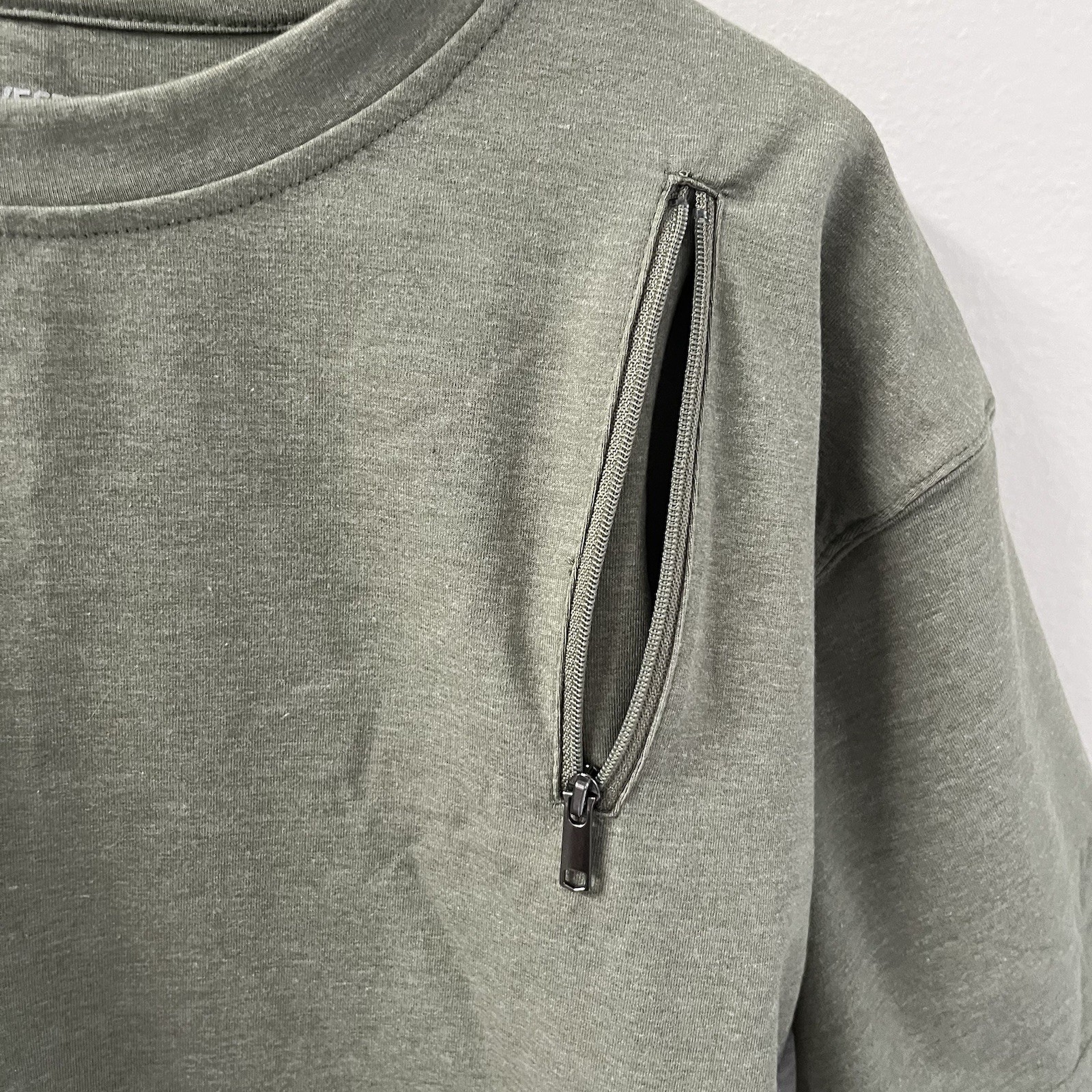 ScotteVest TEC TShirt Travel Mens M Green Performance Zip Pockets Bamboo/Cotton gallery
