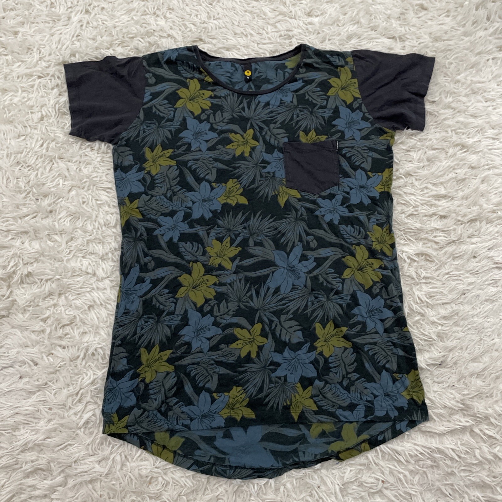 LOST Shirt Men M Slim Floral Black Skate Surf Island Hawaiian Y2k Pocket Tee M gallery