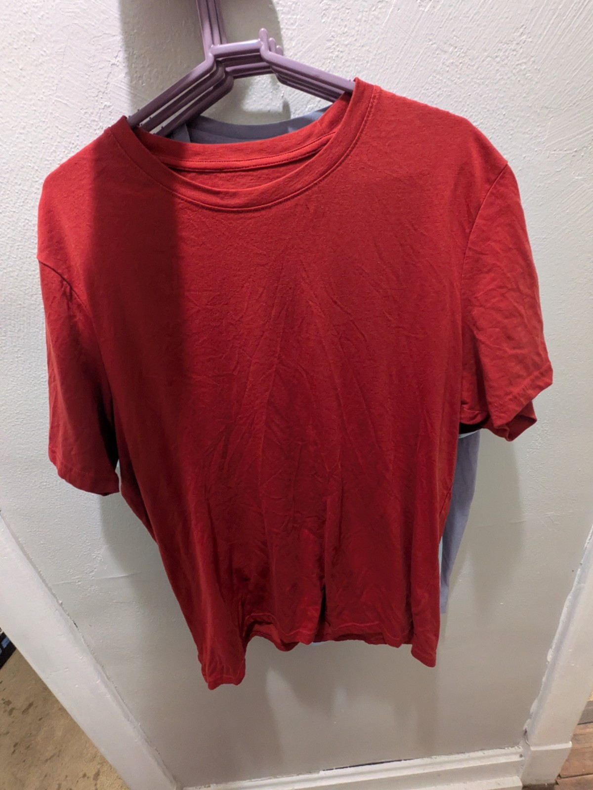 5 Men's Solid Color Tee Shirts, Assorted, With Hangers gallery