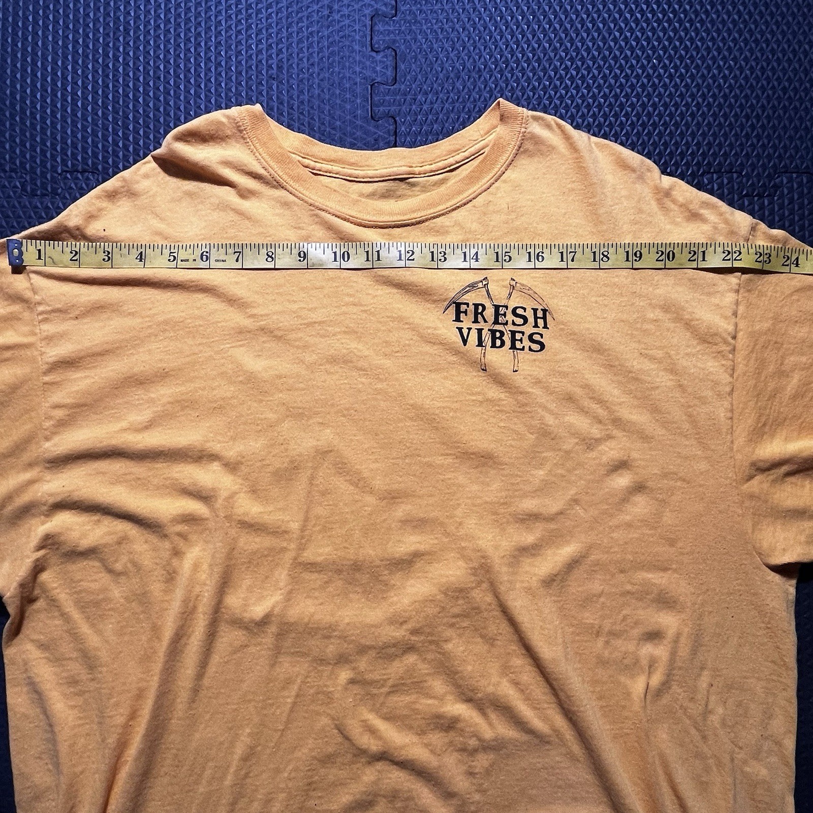 Fresh Vibes “Good Friends Bad Habits” Cotton Yellow T-shirt Sz XL 2 Sided gallery
