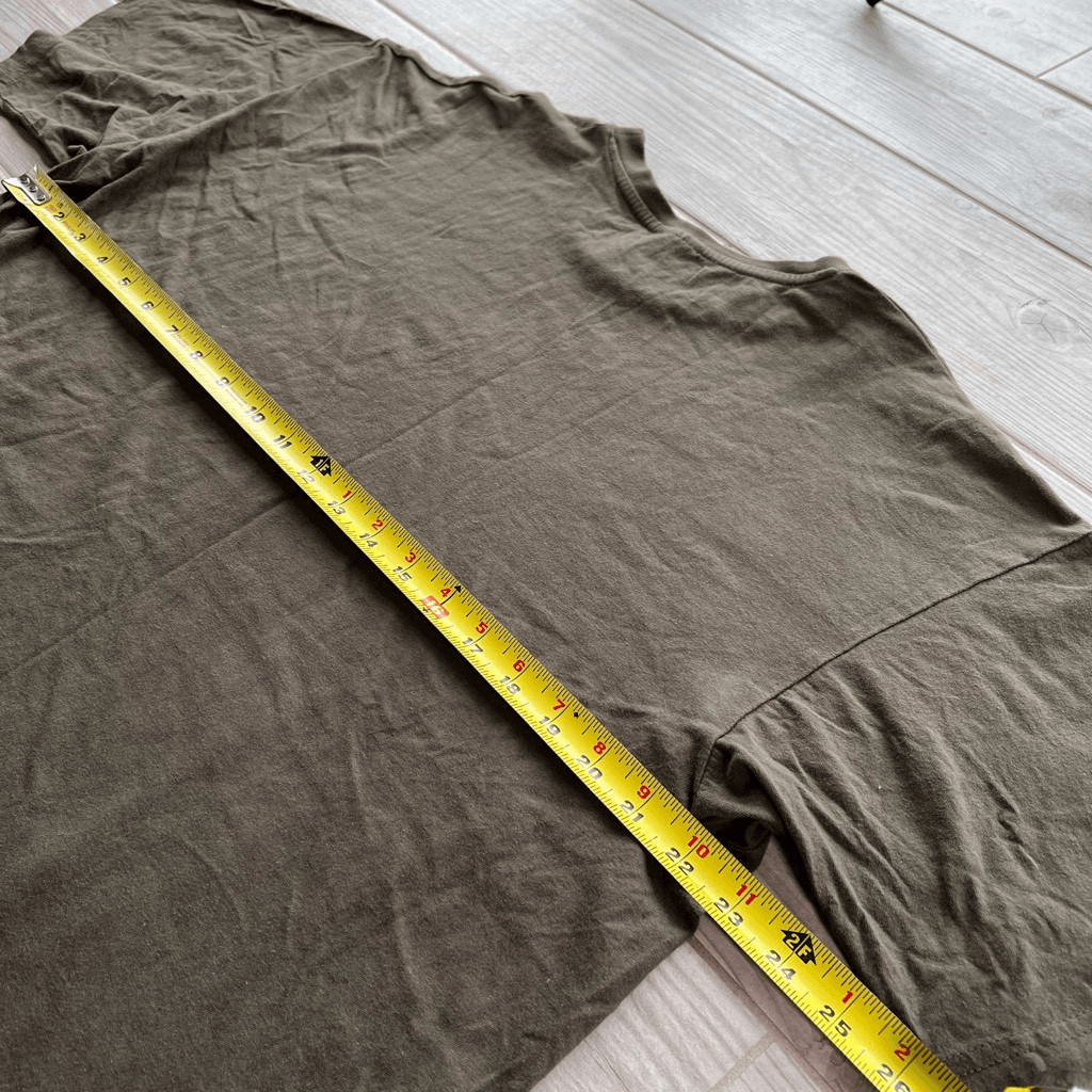 B&C Collection Mens Olive Berlin Trabant 601 Graphic Short Sleeve Tee Size XXL gallery