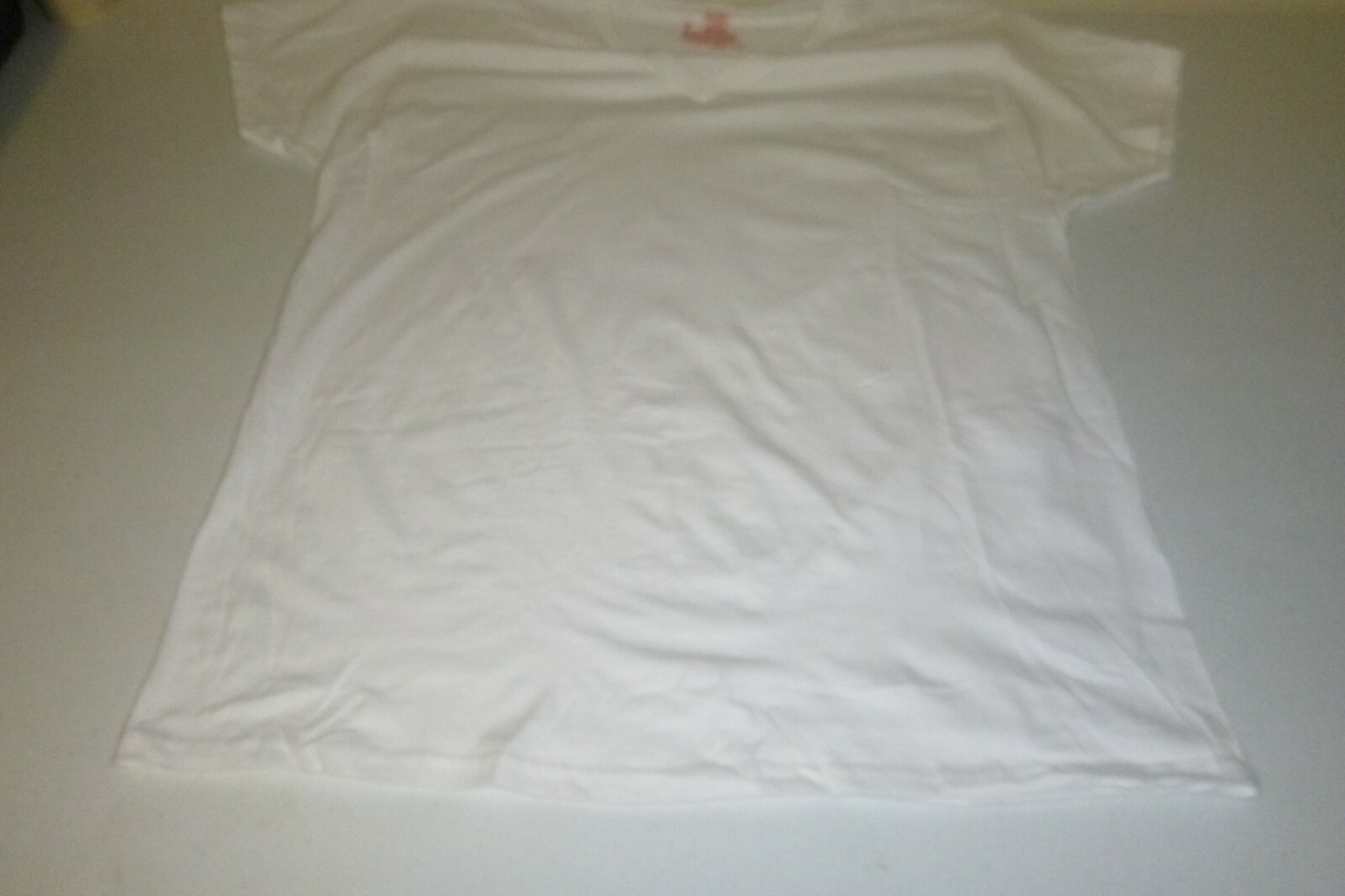 hanes mens shirt cotton comfort classic fit V-neck t-shirt Undershirt sz: small gallery