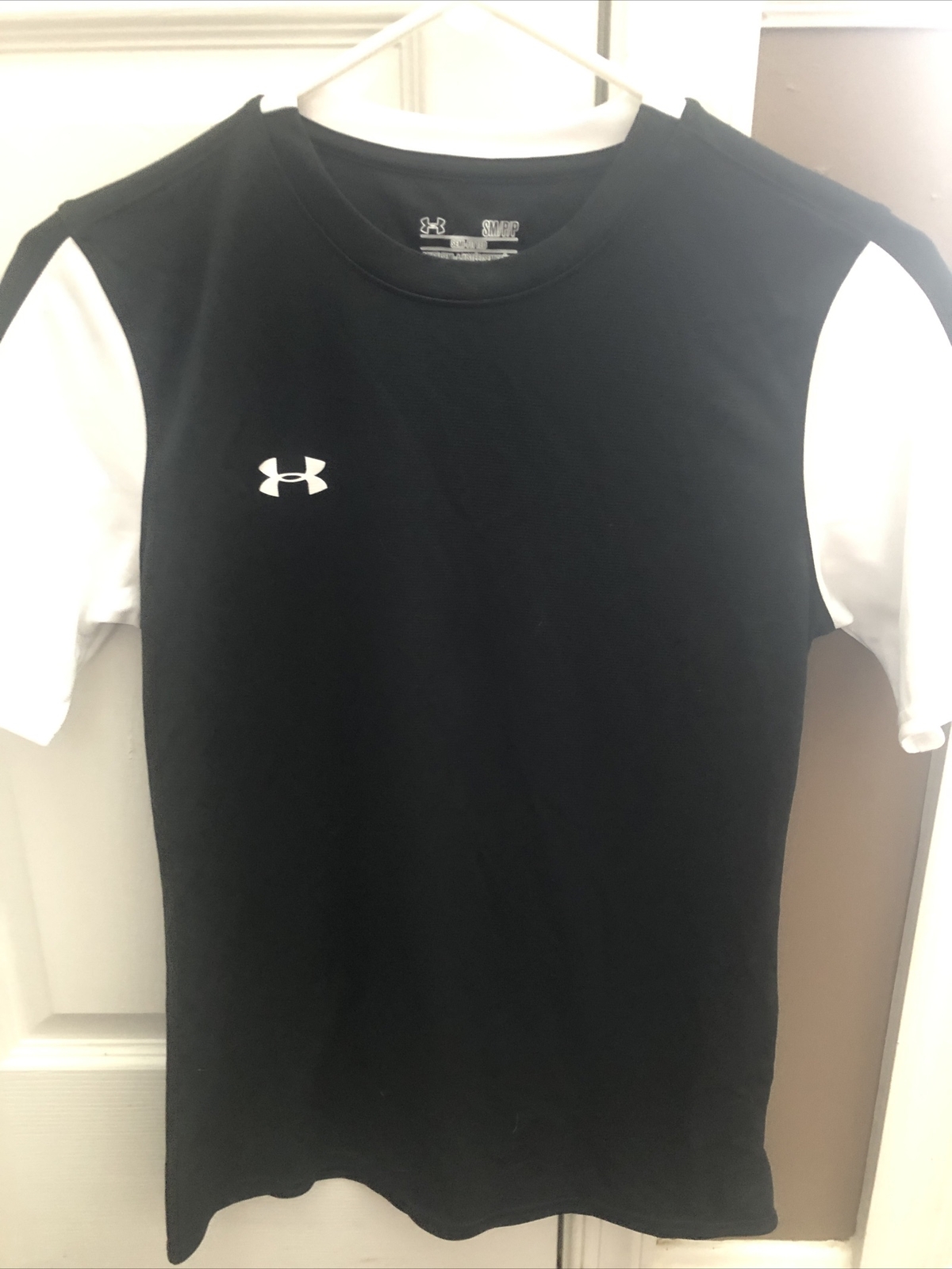 Under Armour Semi-fitted Heatgear Men’s T-shirt – Small – Short Sleeves