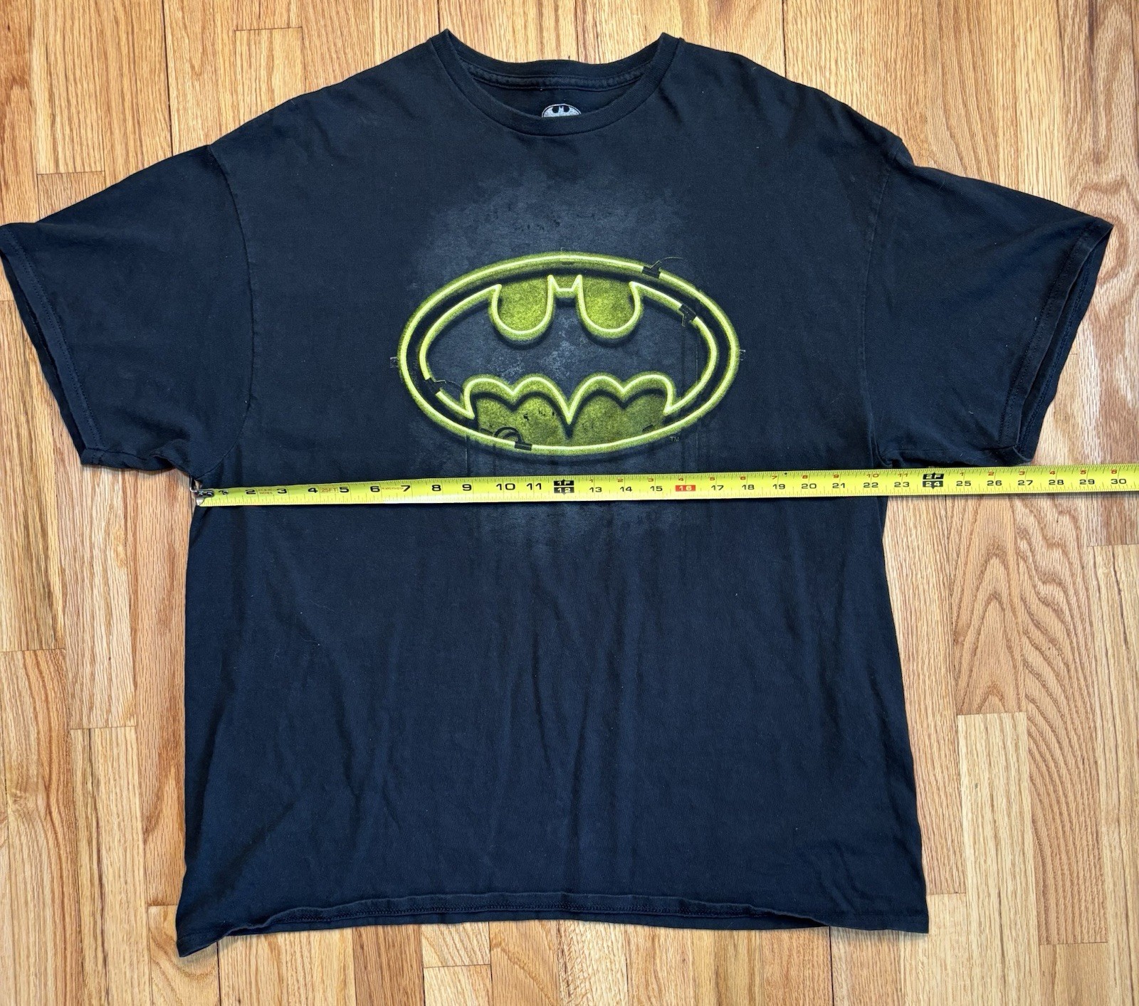Batman Neon Bat Signal DC Comics 2XL Graphic T-Shirt gallery