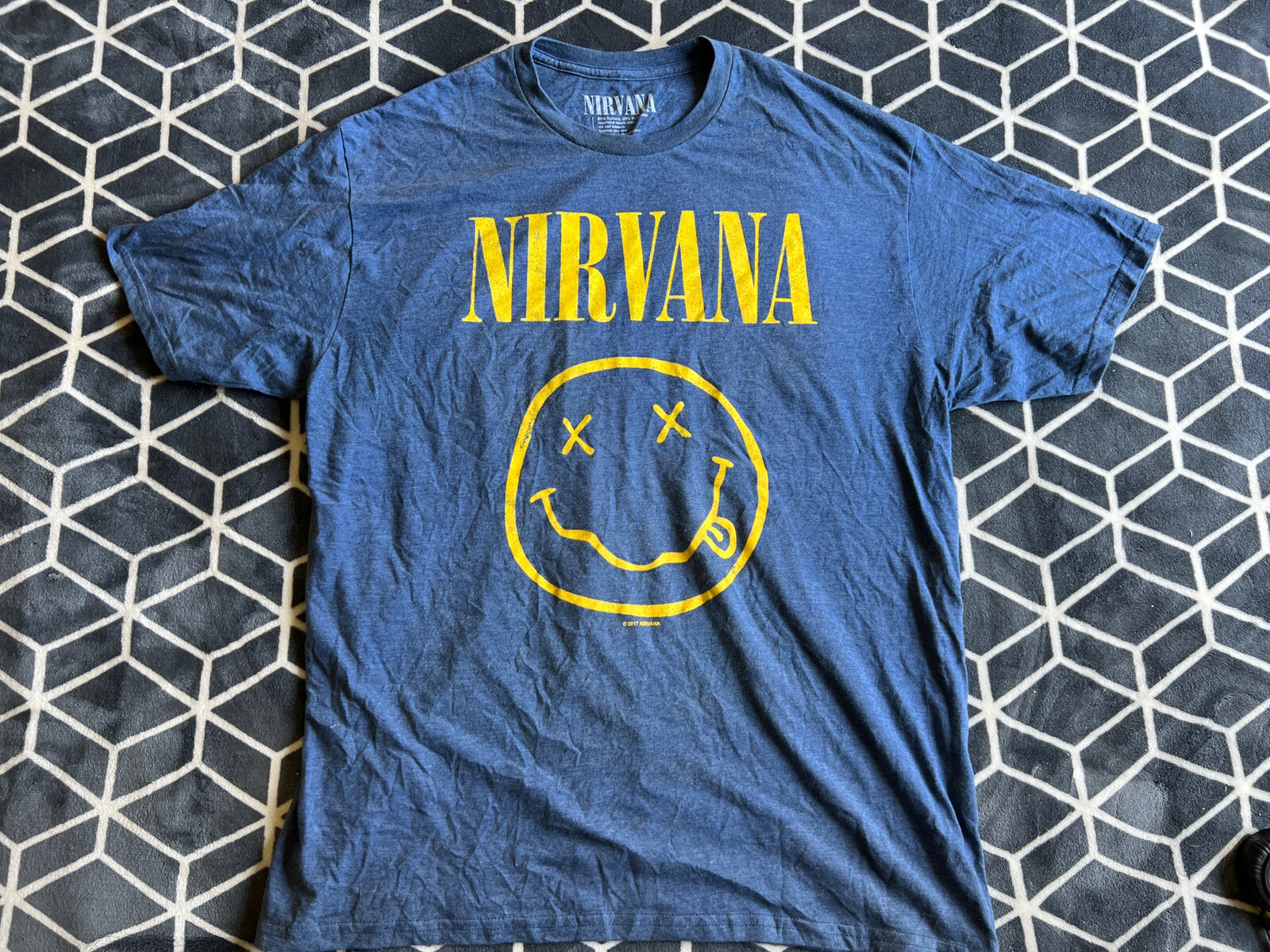 Nirvana Men’s Officially Licensed Kurt Cobain Smiley Face Retro Rock Tee T-Shirt