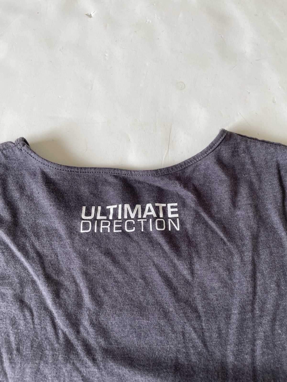 Ultimate Direction Men's Casual Tee Size Large gray trail running casual shirt gallery