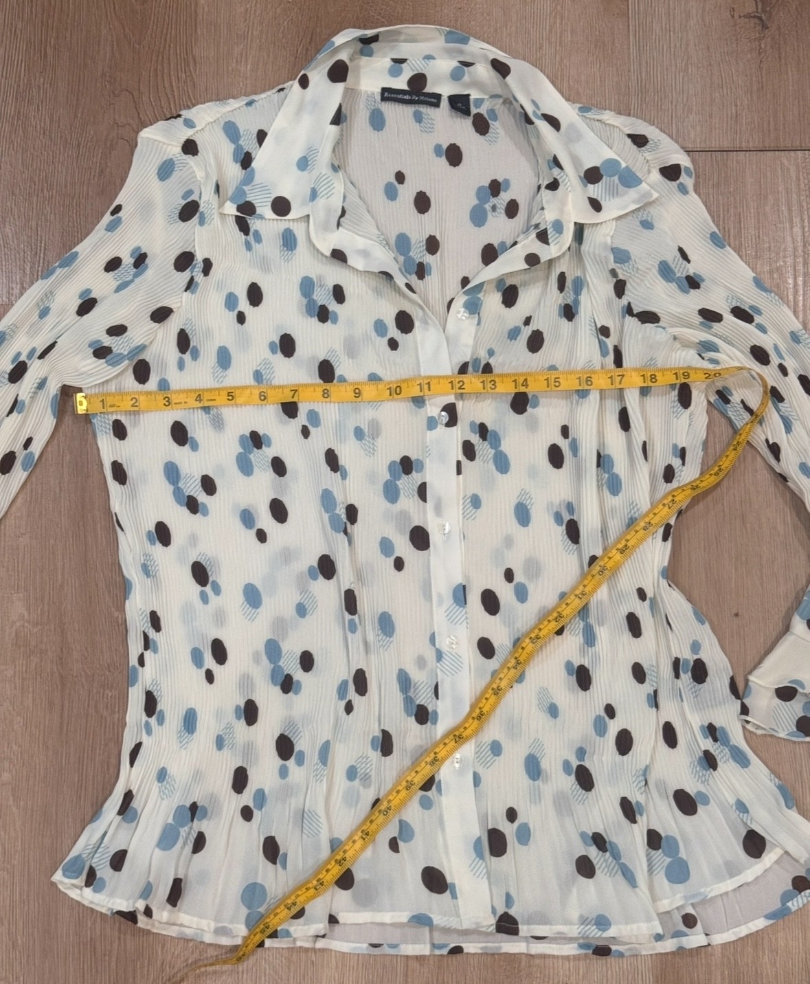 Essentials By Milano Women’s XL Cream Polka Dot Pleated Button Up gallery
