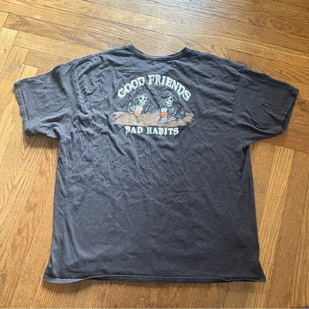 Fresh Vibes Good Friends Bad Habits Graphic T-Shirt Black XXL Skull Beer Tee gallery