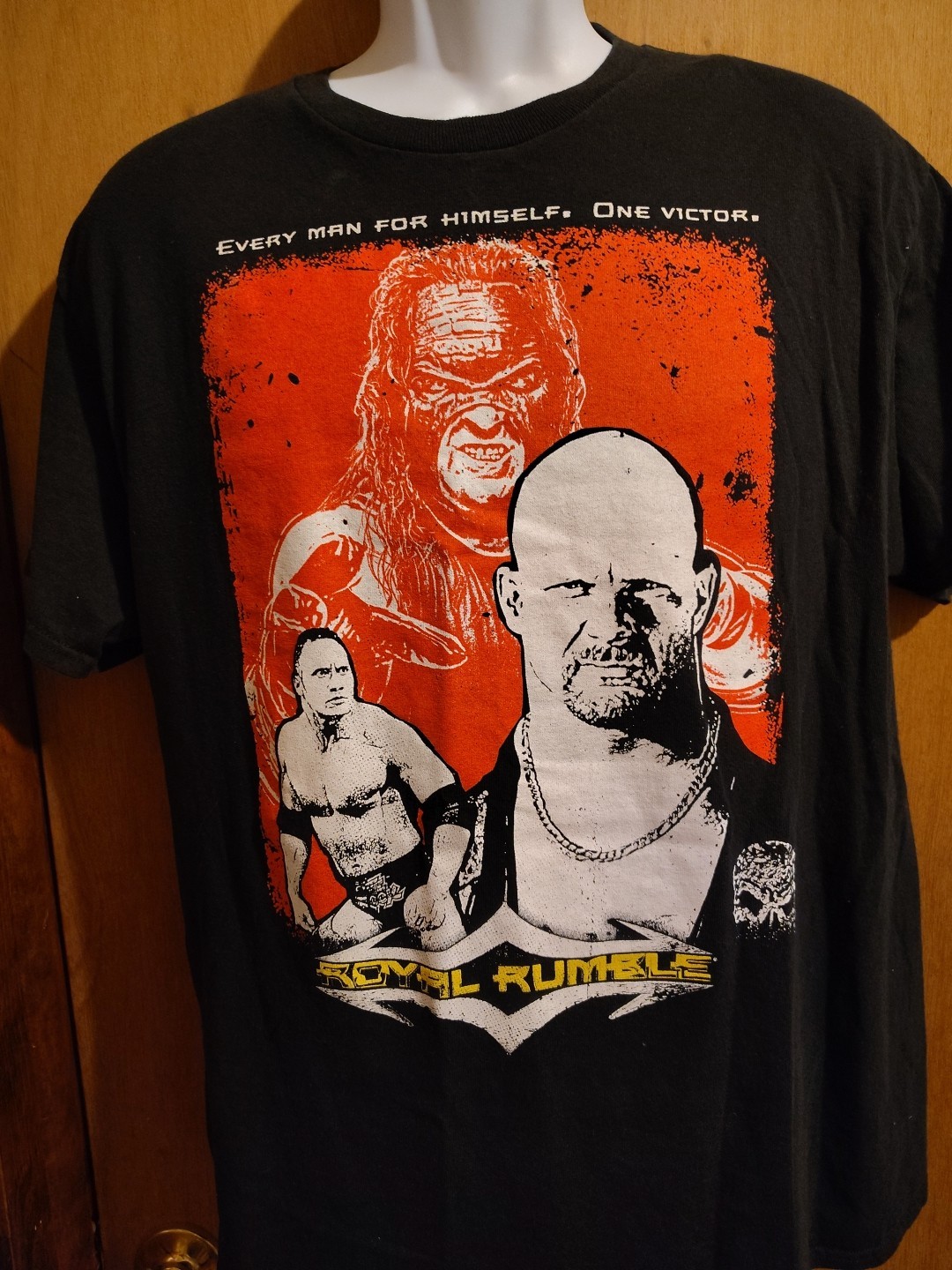 2018 WWE Royal Rumble Stone Cold, The Rock, Kane T Shirt Large EUC gallery