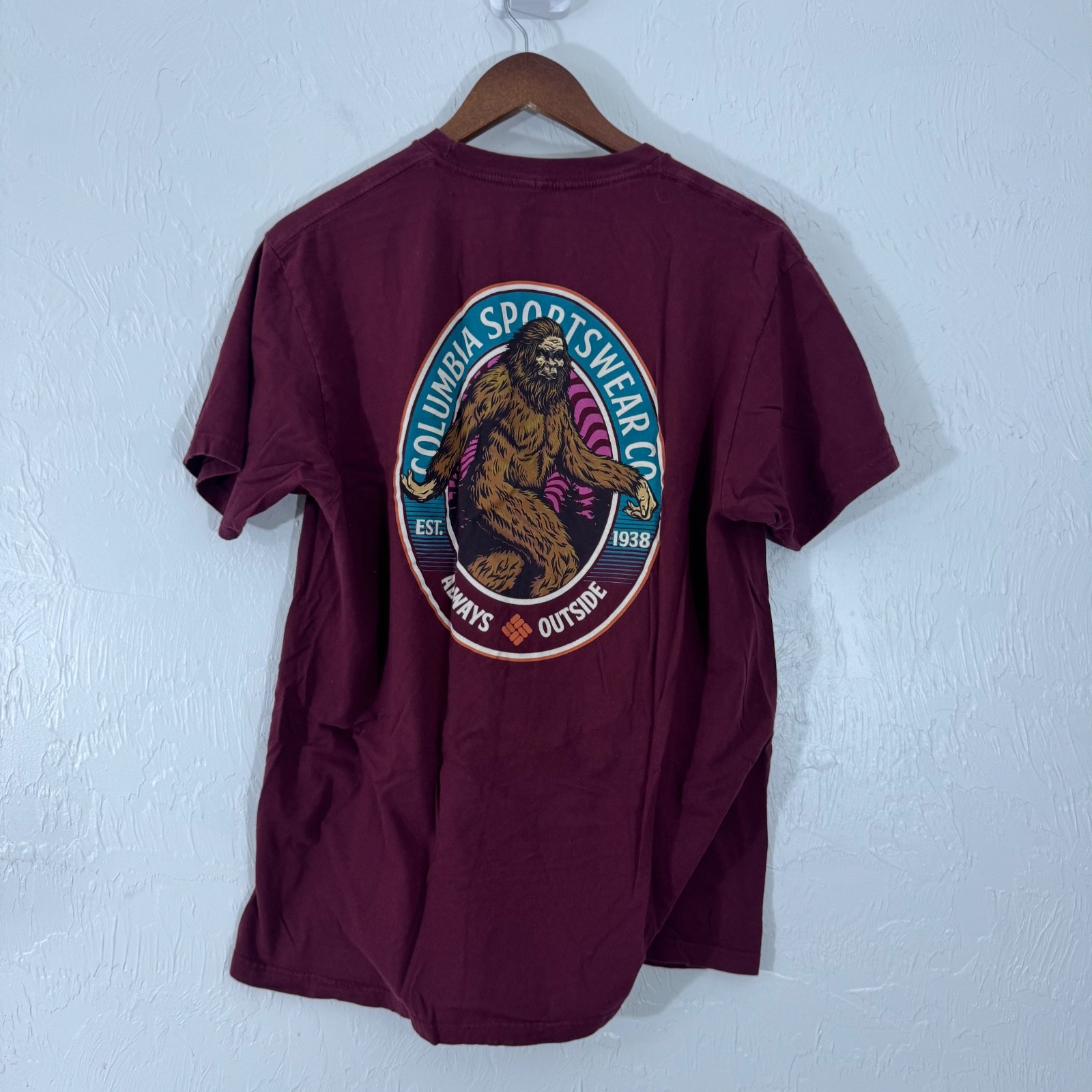 Columbia Shirt Mens Large Short Sleeve Maroon Crew neck Big Foot Hiking Trail gallery