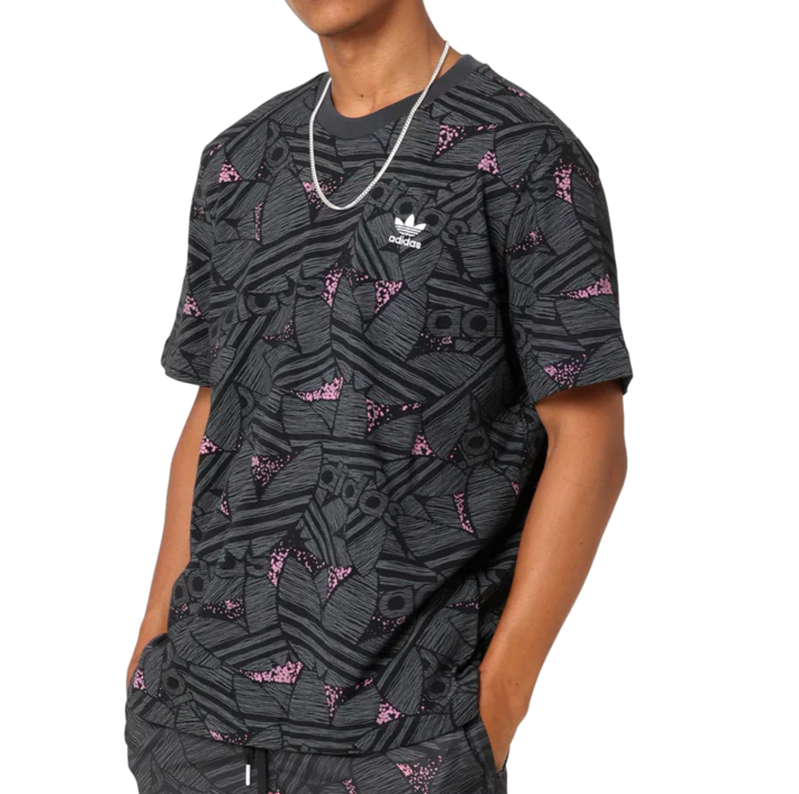NEW MENS ADIDAS ORIGINALS ALLOVER LOGO TREFOIL TEE SHIRT ~ SIZE MEDIUM #HK7361