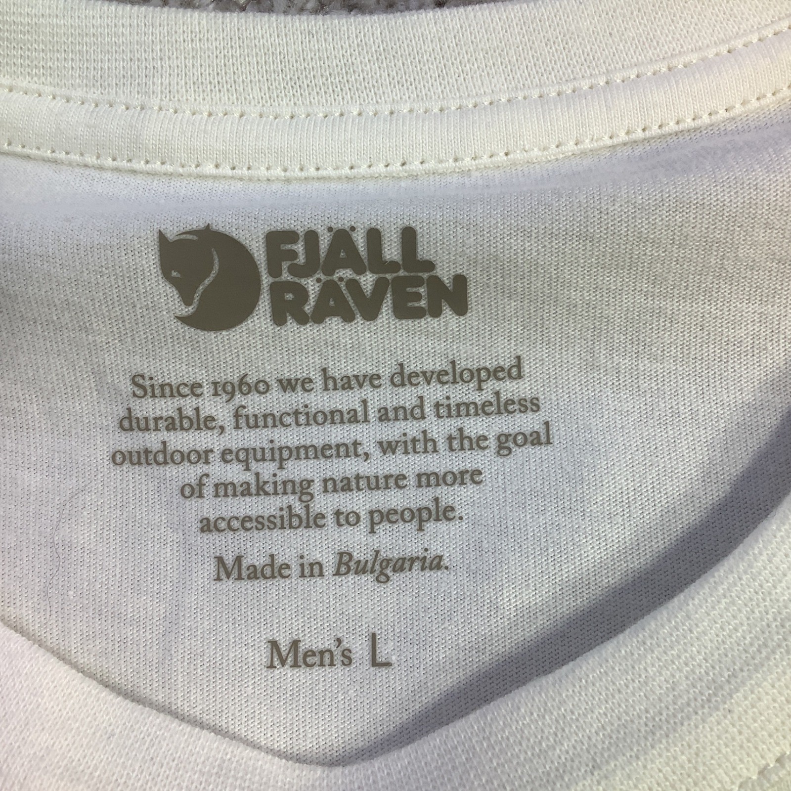 Fjallraven Mens Logo Pocket T-Shirt Eggshell Cream Organic Cotton Size L NWT gallery