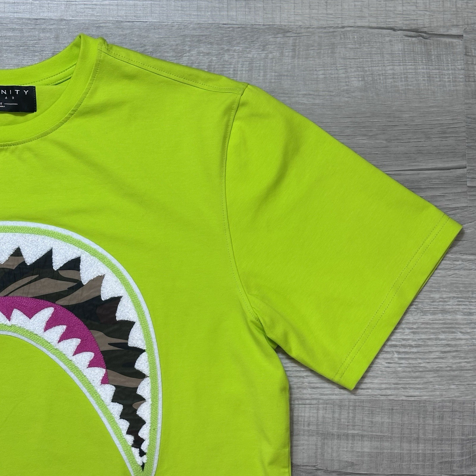 Eternity BC/AD Mens Volt Green Shark Mouth Crew Neck Pullover T-Shirt Size Large gallery