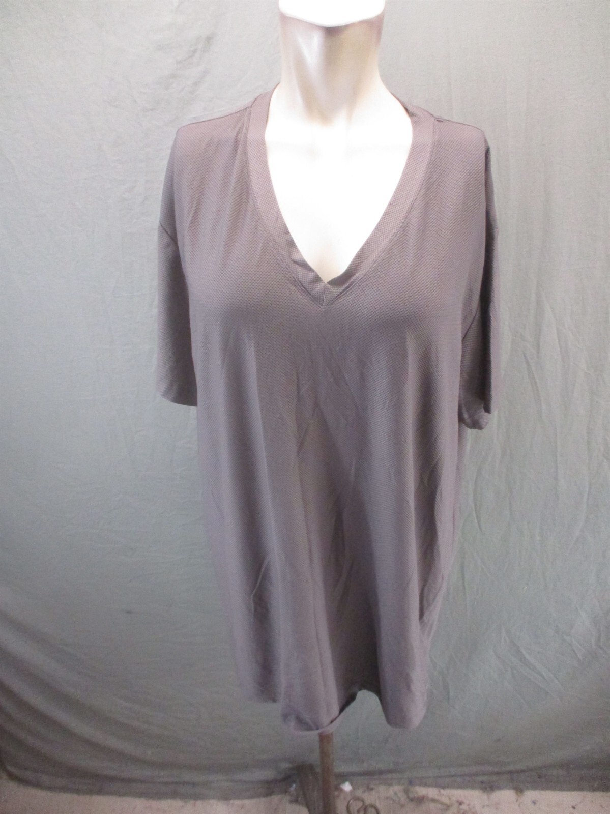 DULUTH TRADING Size XL Mens Gray Stretch V-Neck Short Sleeve Casual T-Shirt 803 gallery