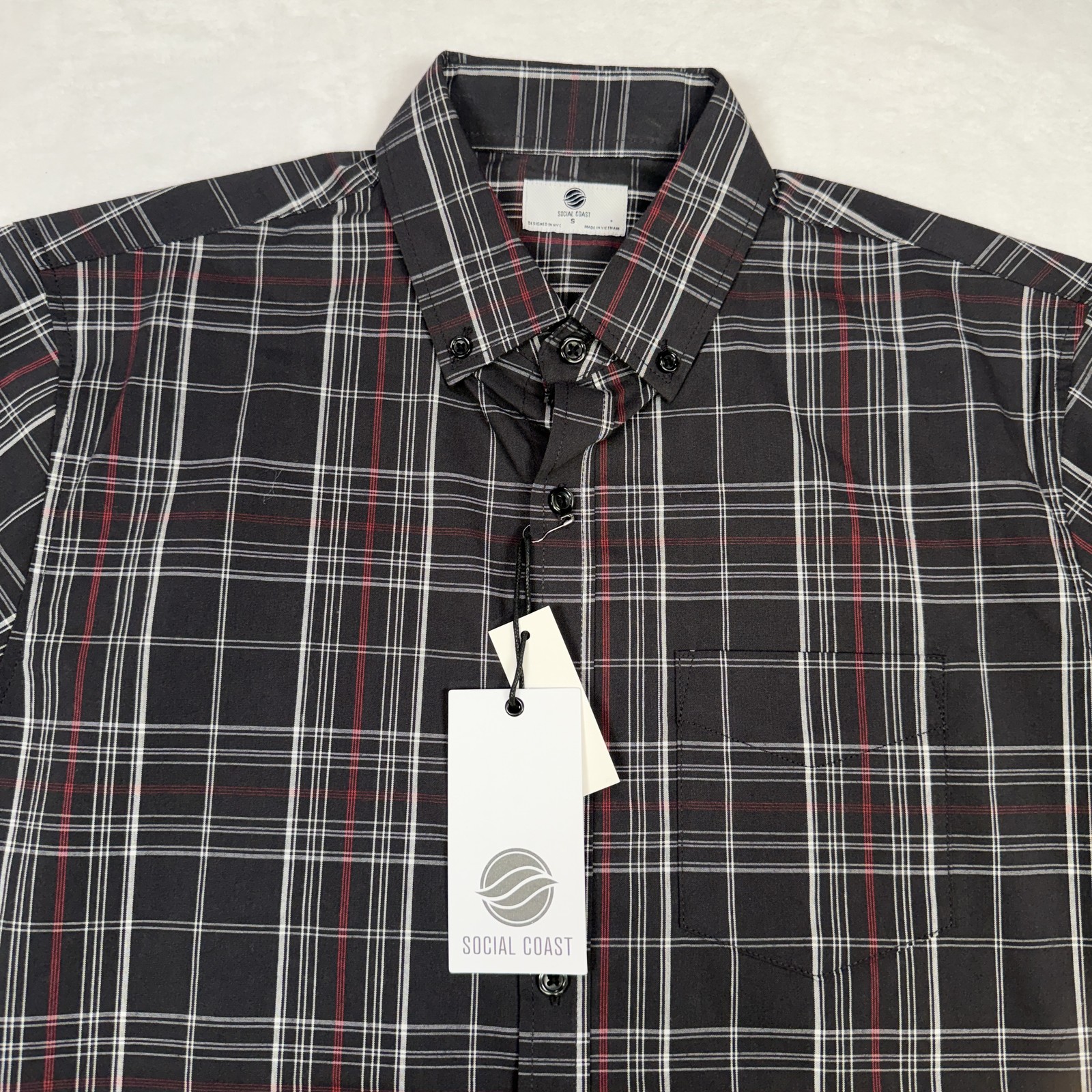 Social Coast Men's Short Sleeve Button-Down Shirt Size S Black Red White Plaid gallery