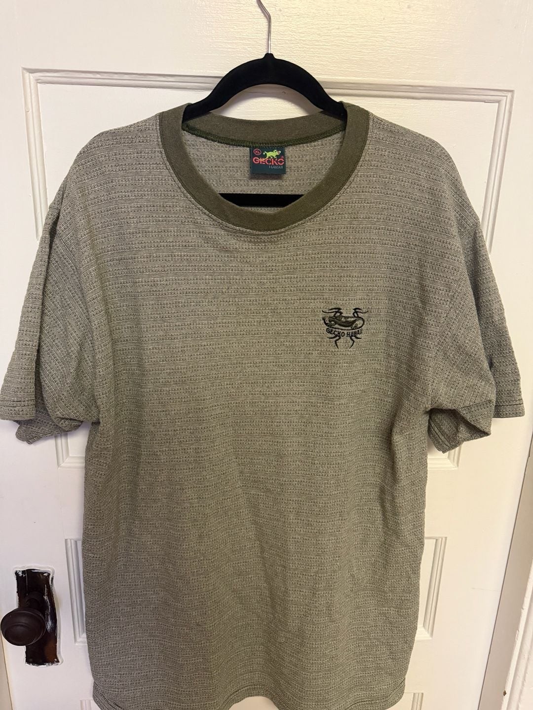 Vintage 90s Gecko Hawaii Embroidered Logo Textured Knit Striped T-Shirt gallery