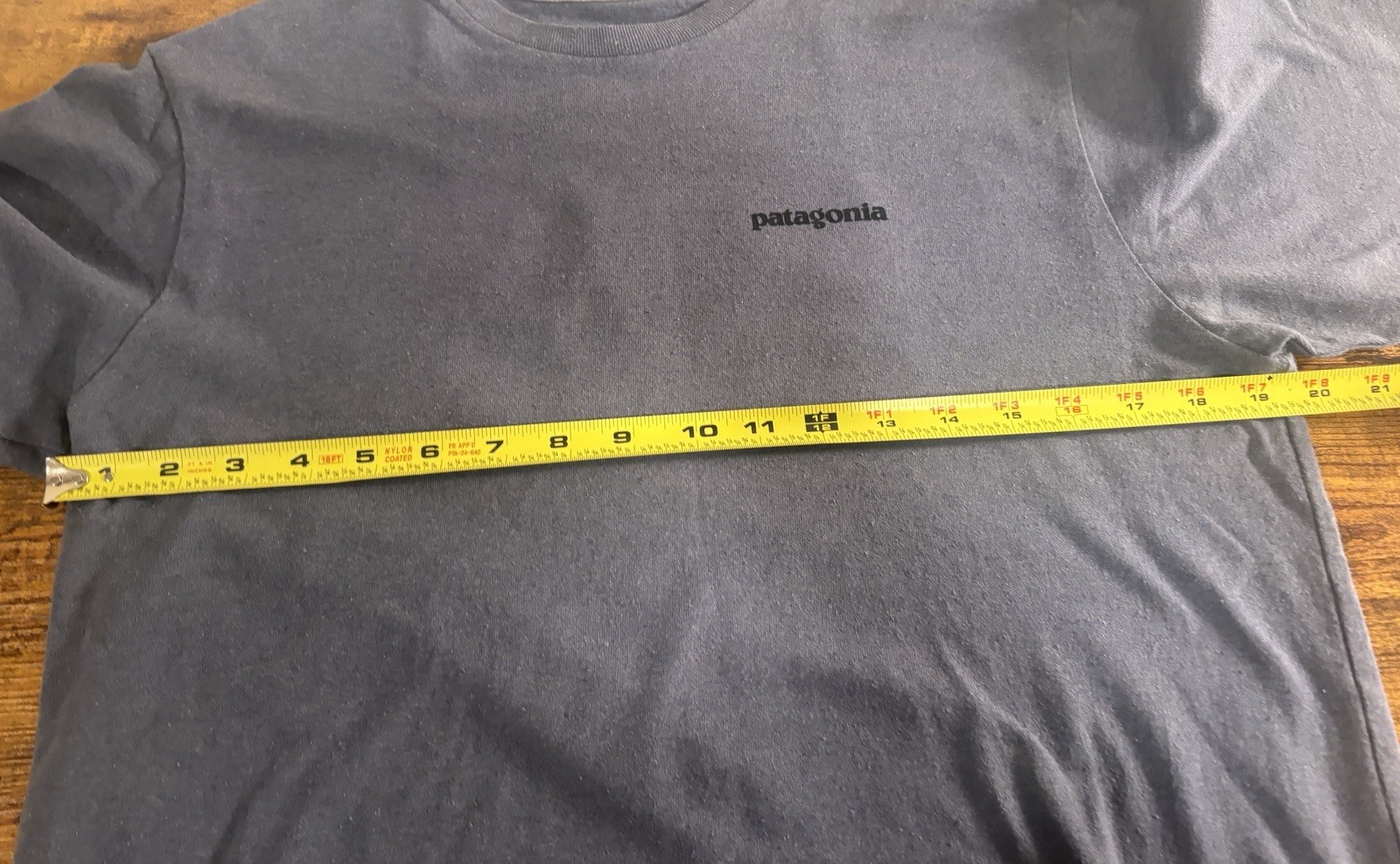 Patagonia T-Shirt Men’s Size Small Back Spell Out Classic Outdoor Grey gallery