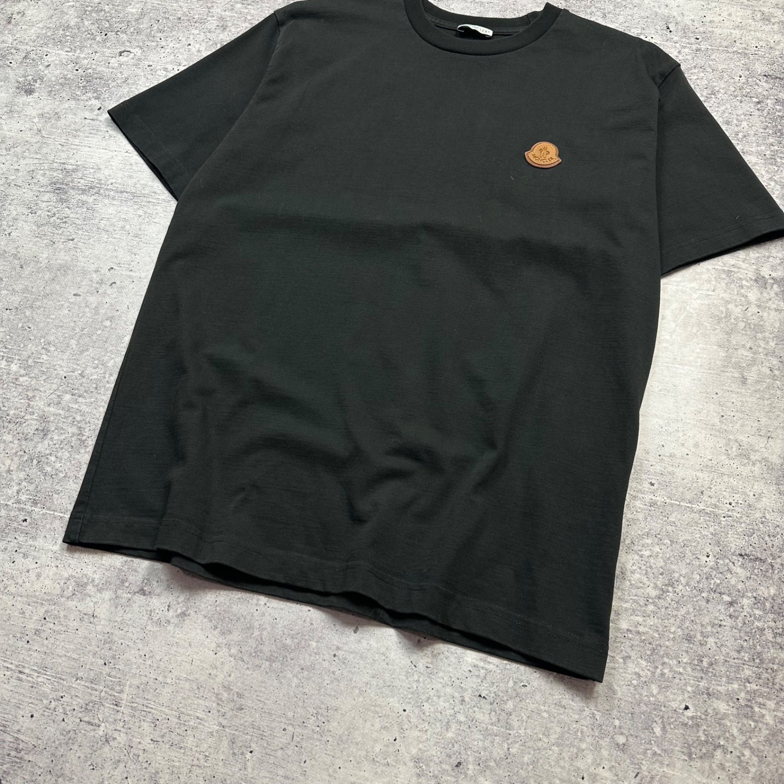 Moncler Black Logo Patch T-Shirt Mens Size S Crew Neck Cotton Italy gallery