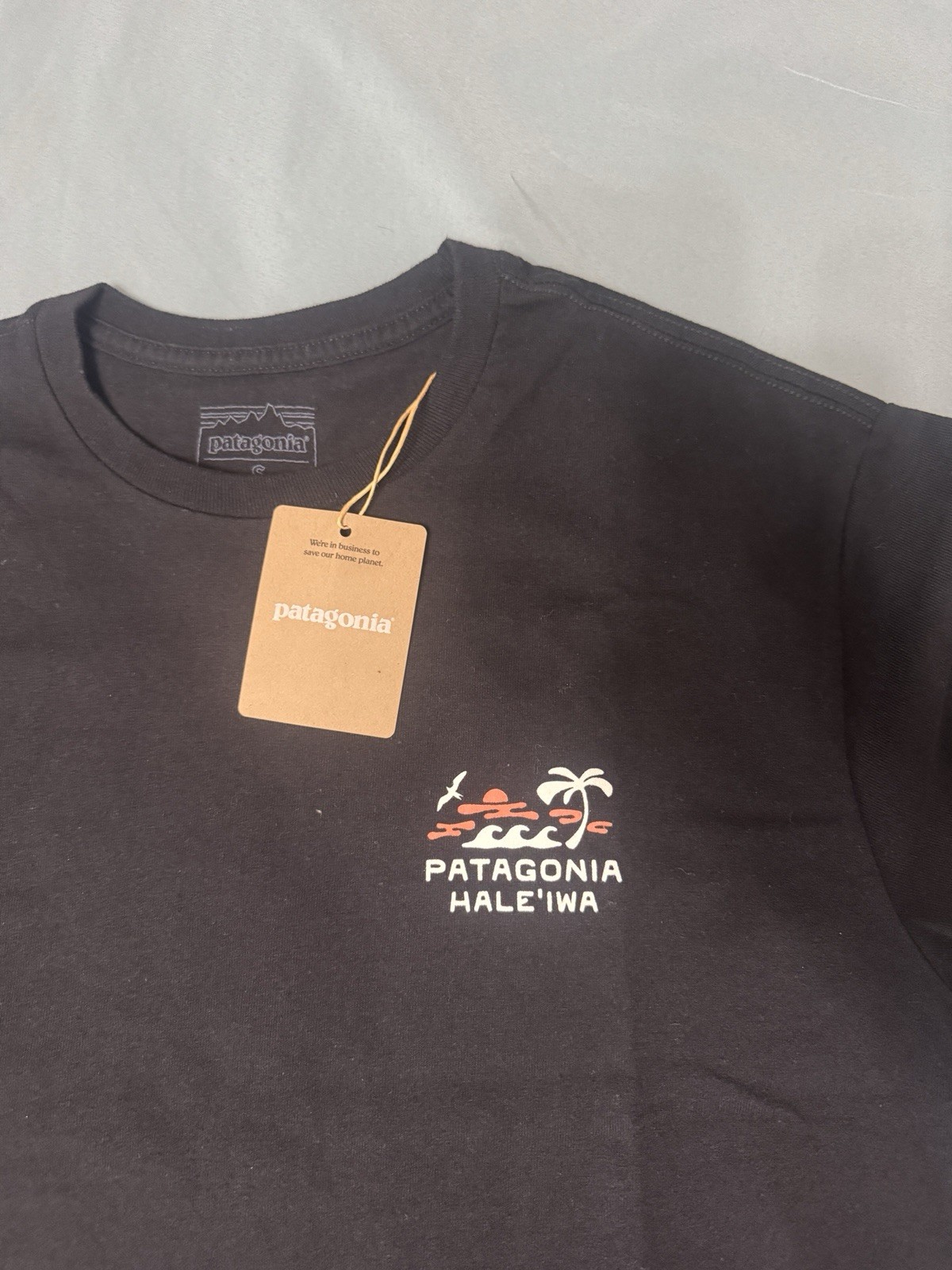 Patagonia Haleiwa North Shore Graphic T Shirt 37724 Men’s Small Black Crew Neck gallery