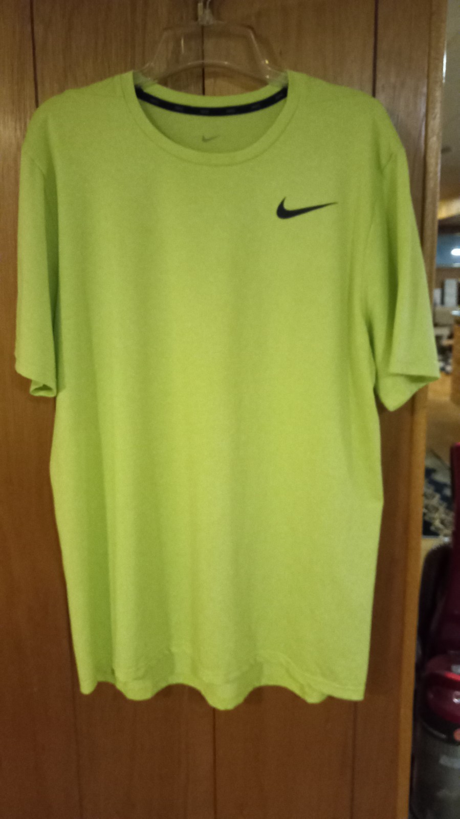 NIKE Mens Yellow Short Sleeve Dri-fit shirt! Stretchable! Size Large