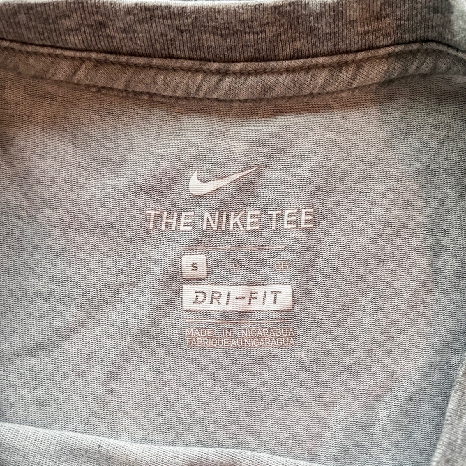Nike Atlanta Braves T-Shirt Mens Small Grey Excellent Dri-FIT MLB BV1919-060 gallery