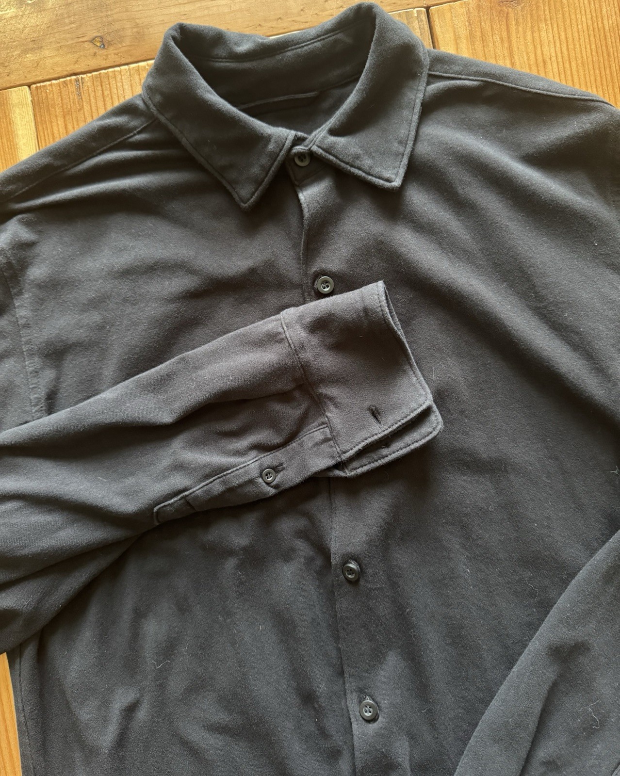 True Classic Men's, Knit Long Sleeve, Slightly Relaxed Fit Collard Shirt Stretch gallery