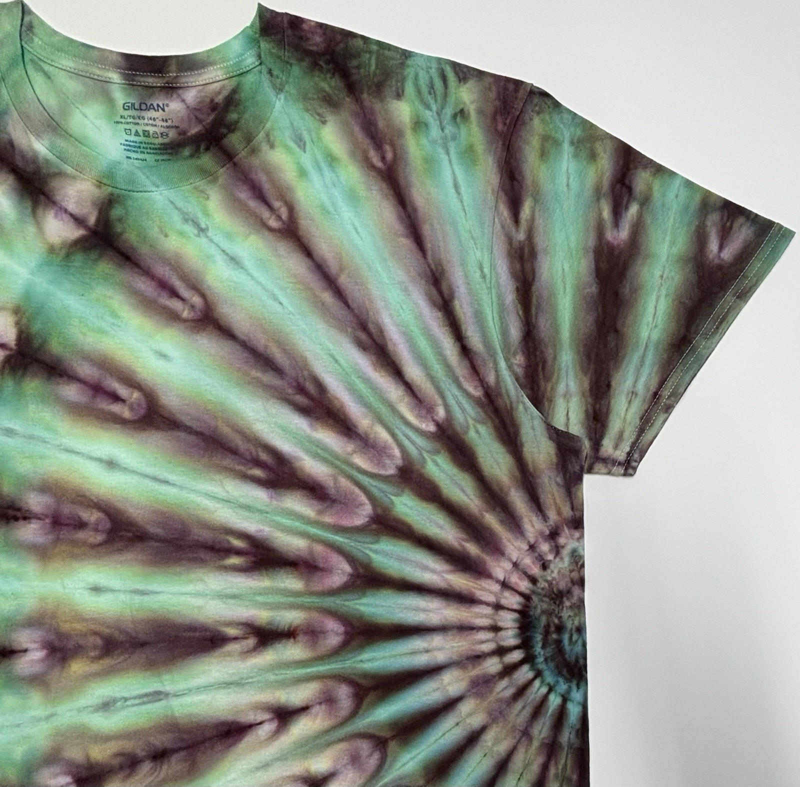 Handmade Ice Tie Dye Adult T-Shirt Unisex Size XL Green Fan Fold Gildan Tee NEW gallery