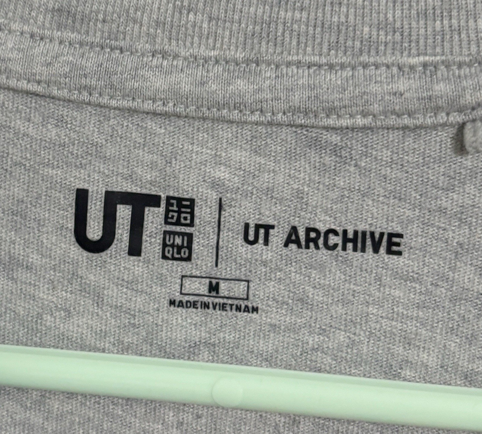 Uniqlo UT Archive, Men Short Sleeve One Piece Chopper Graphic Shirt, Medium gallery