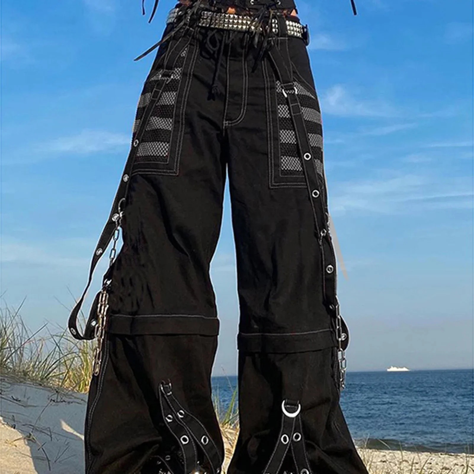 new Women’s Cargo Pants – Edgy Streetwear with a Modern Twist gallery
