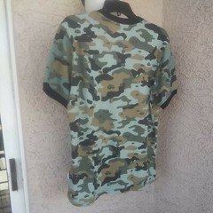 AUTHENTIC”REVERSE THREADS” CHAMP MEN’S CAMO SHORT SLEEVE KNIT TOP SIZE LARGE