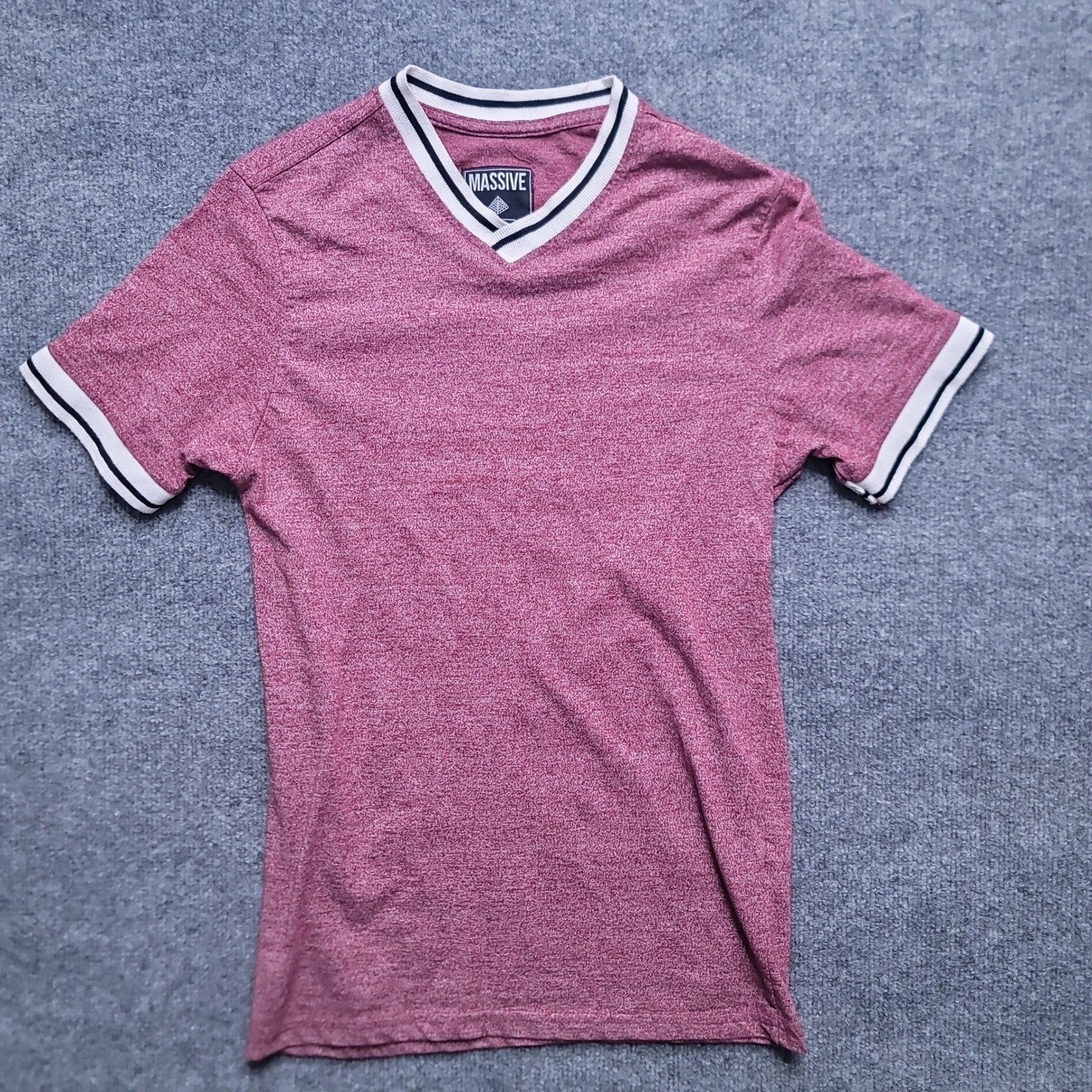 Massive T-Shirt Small Maroon Heathered V-Neck Contrast Trim Short Sleeve Tee gallery