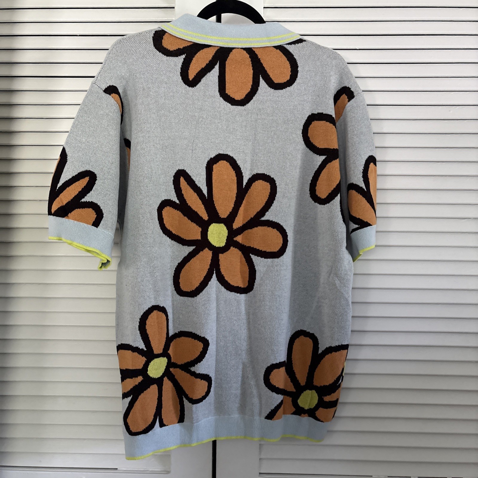 WESC Polo Unisex Mens M Womens L Button Up Shirt Sweater Big Flowers 70s SS Soft gallery