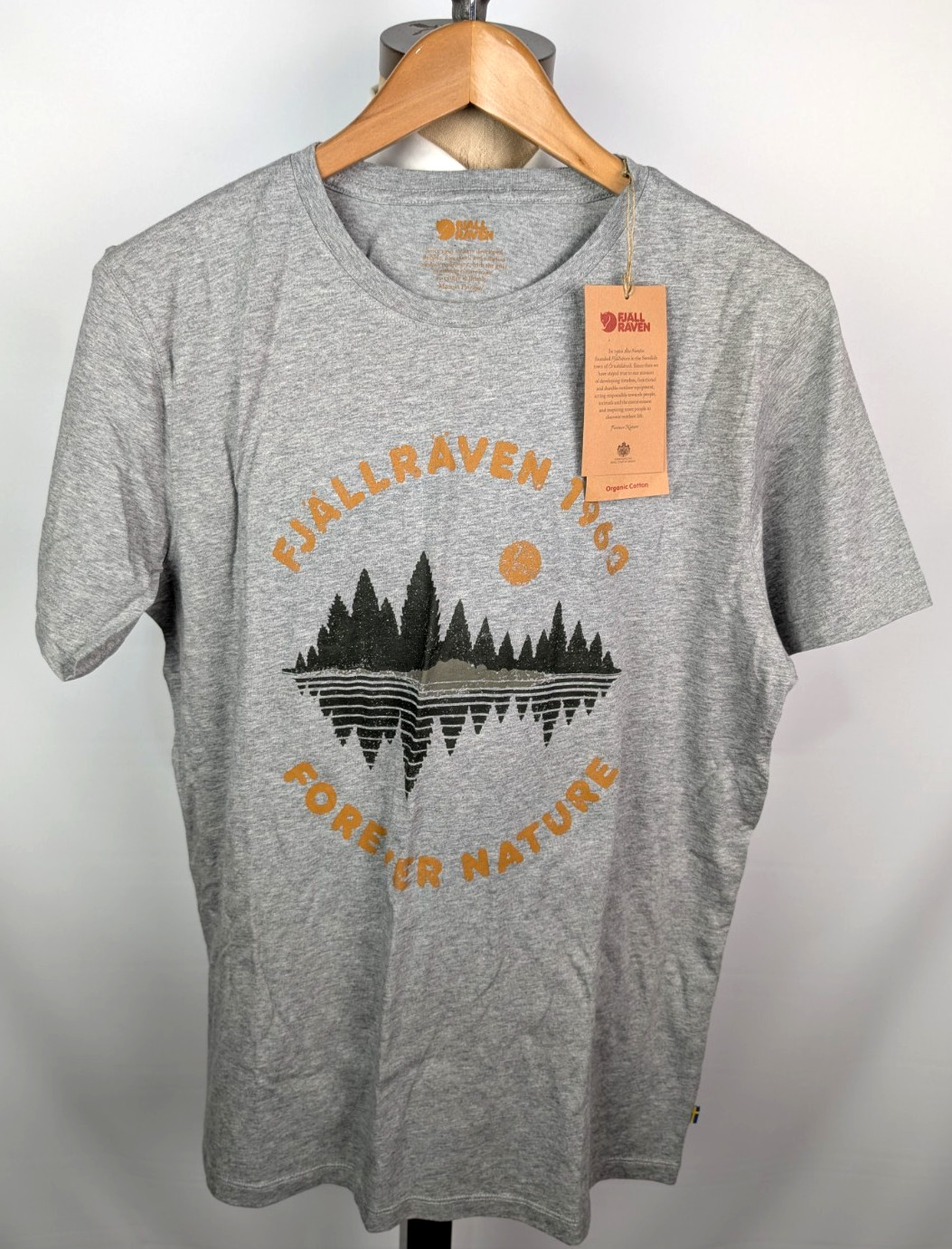 NWT FJALLRAVEN Forest Mirror T-Shirt Sz M Short Sleeve Organic Cotton Sample gallery