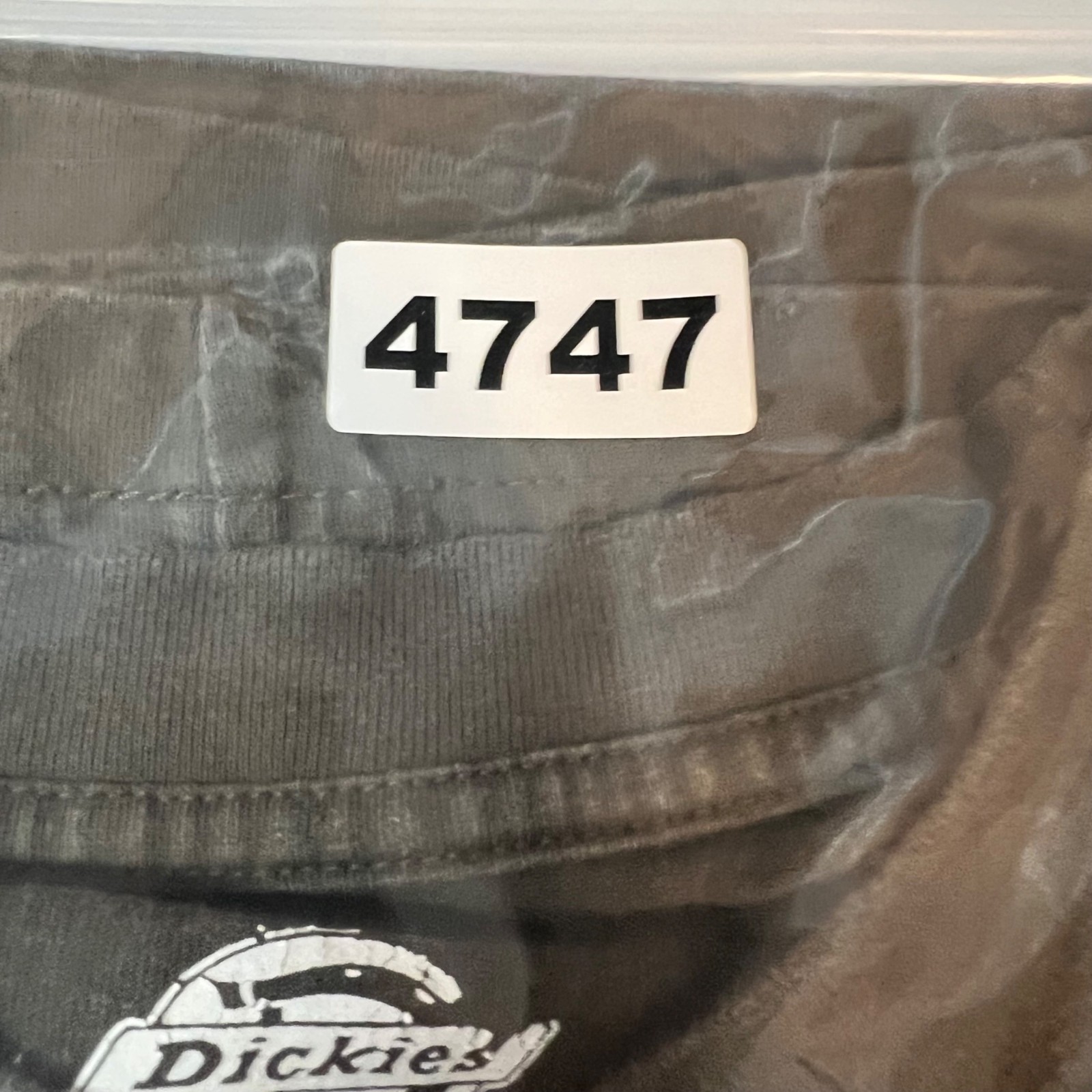 Dickies Olive Green Crewneck Pocket T-Shirt Mens Size Large gallery