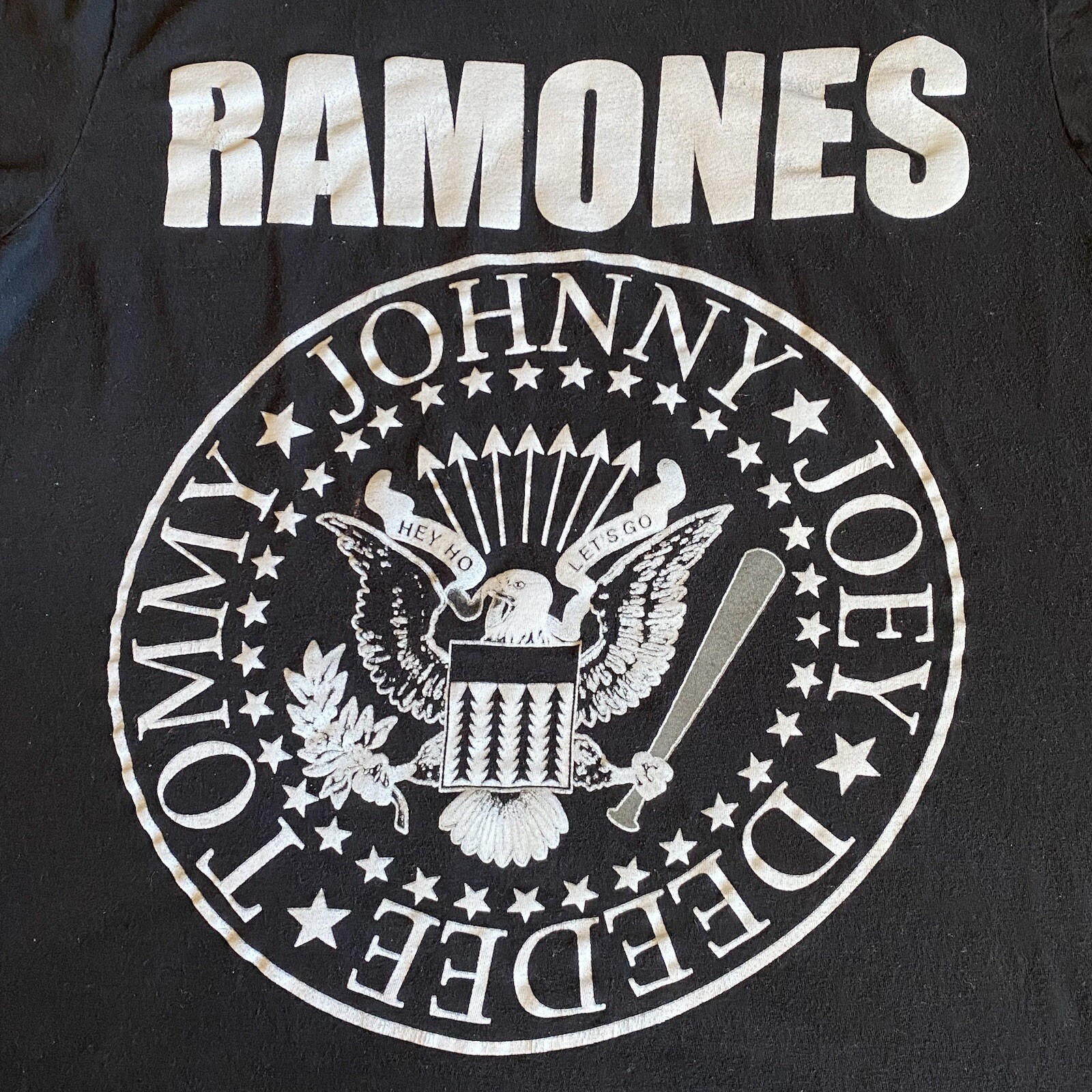 RAMONES Presidential Seal Logo Licensed Punk T-Shirt 2019. MEDIUM (NV) Preowned