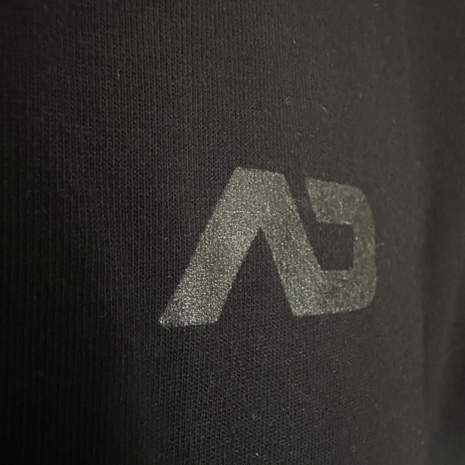 Addicted Logo V Neck T Shirt 3XL runs small Gently worn 50% viscose/50% poly gallery